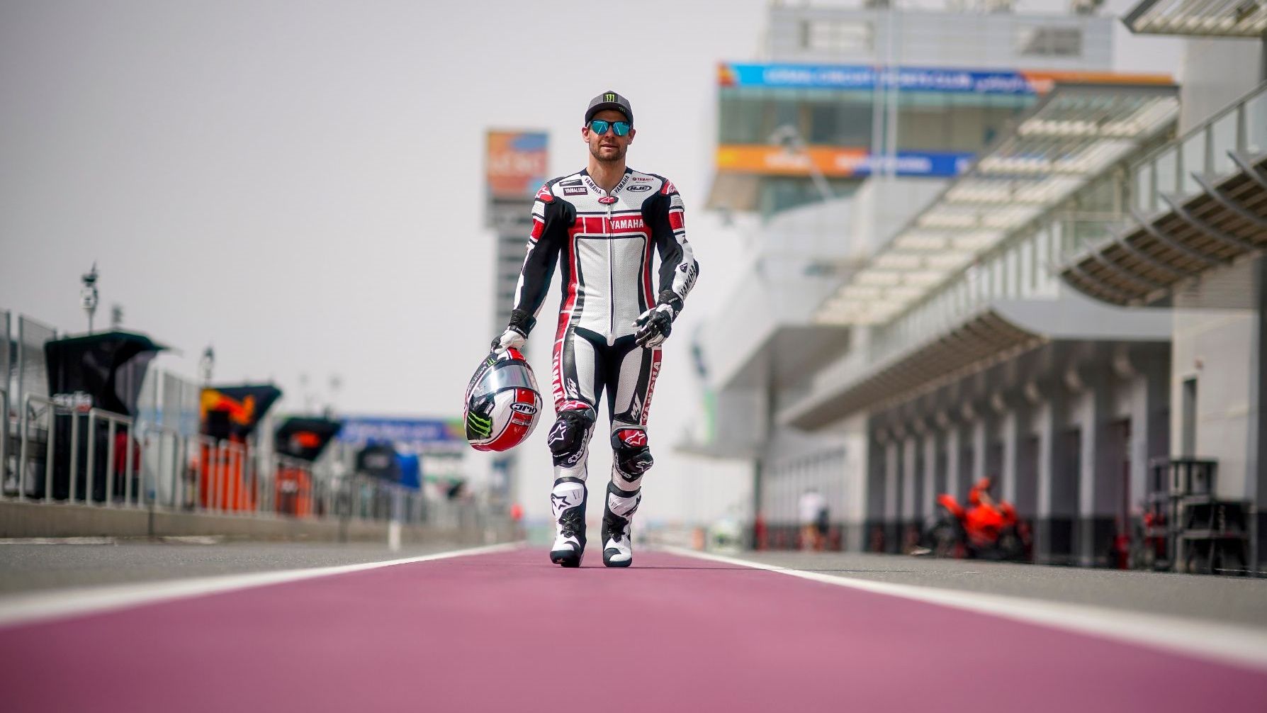 Yamaha YZR M1 edición 60 aniversario Cal Crutchlow 27