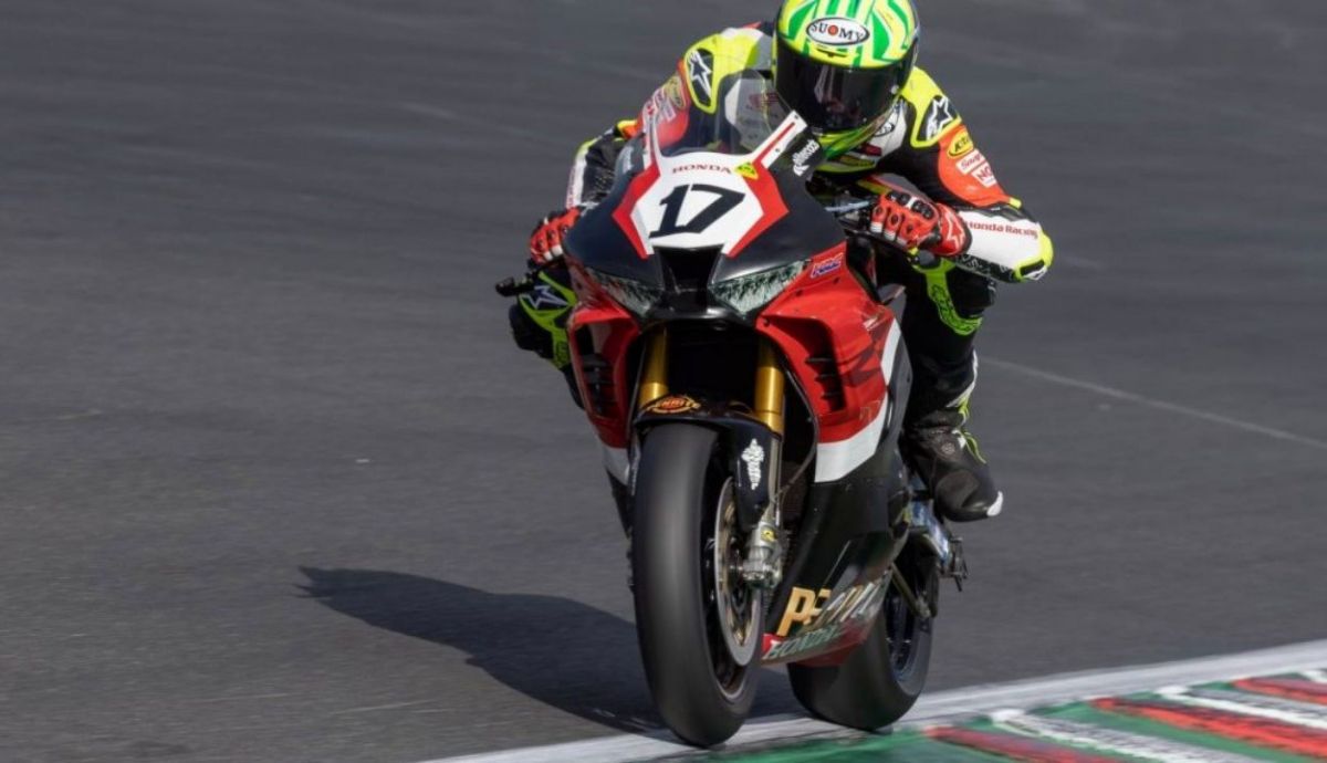 Troy Herfoss se resarció de la caída de la primera carrera ganando la segunda Troy Herfoss se resarció de la caída de la primera carrera ganando la segunda