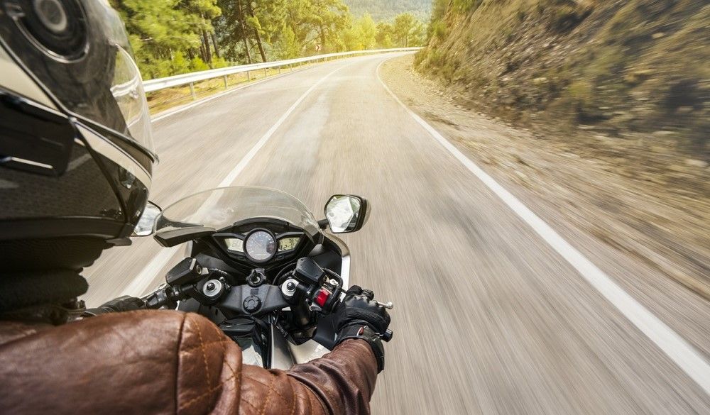El embrague antirrebote es muy útil para las motos más potentes. Fuente: iStock.com/ozgurdonmaz