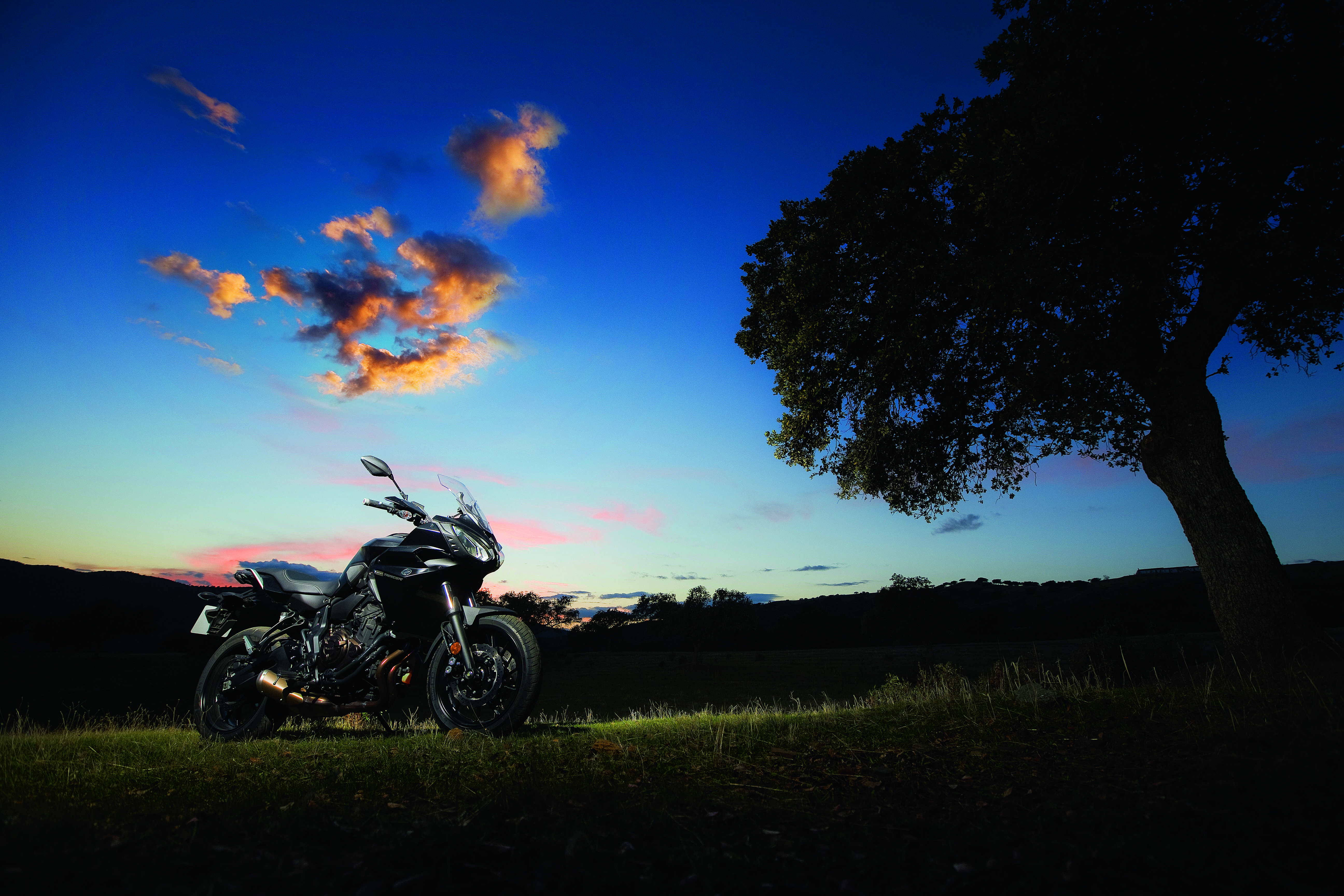 En moto por la Sierra Norte de Sevilla.