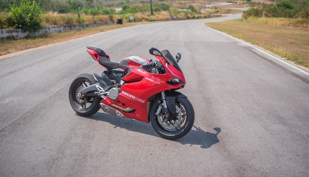 El color rojo es muy habitual en las Ducati. Fuente: iStock/Navapon_Plodprong