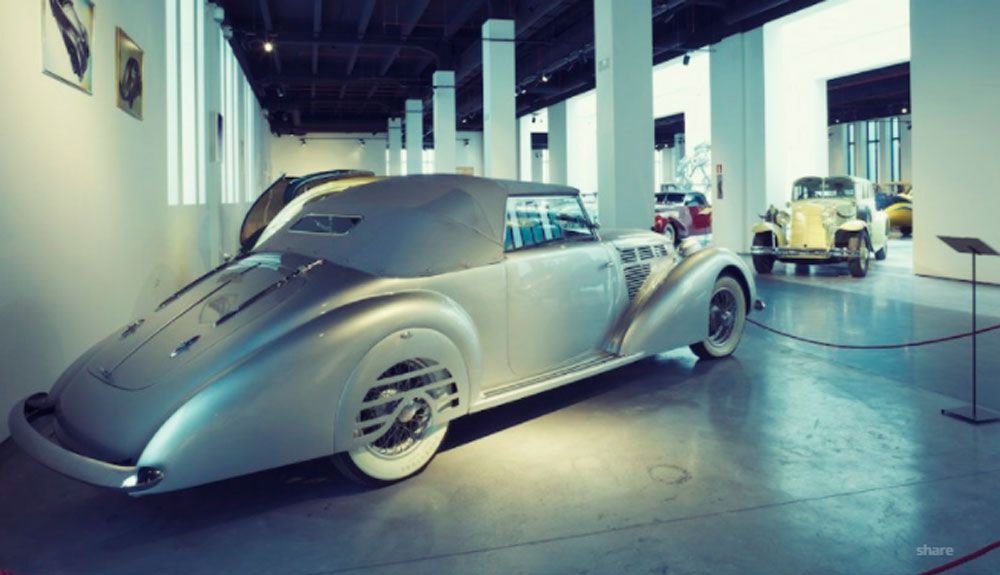 El Museo automovilístico de Málaga está centrado en el vehículo como obra de arte