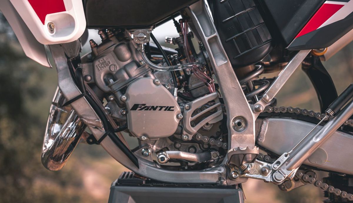 Fantic XE 125 2021, combinación seductora Fantic XE 125 2021, combinación seductora