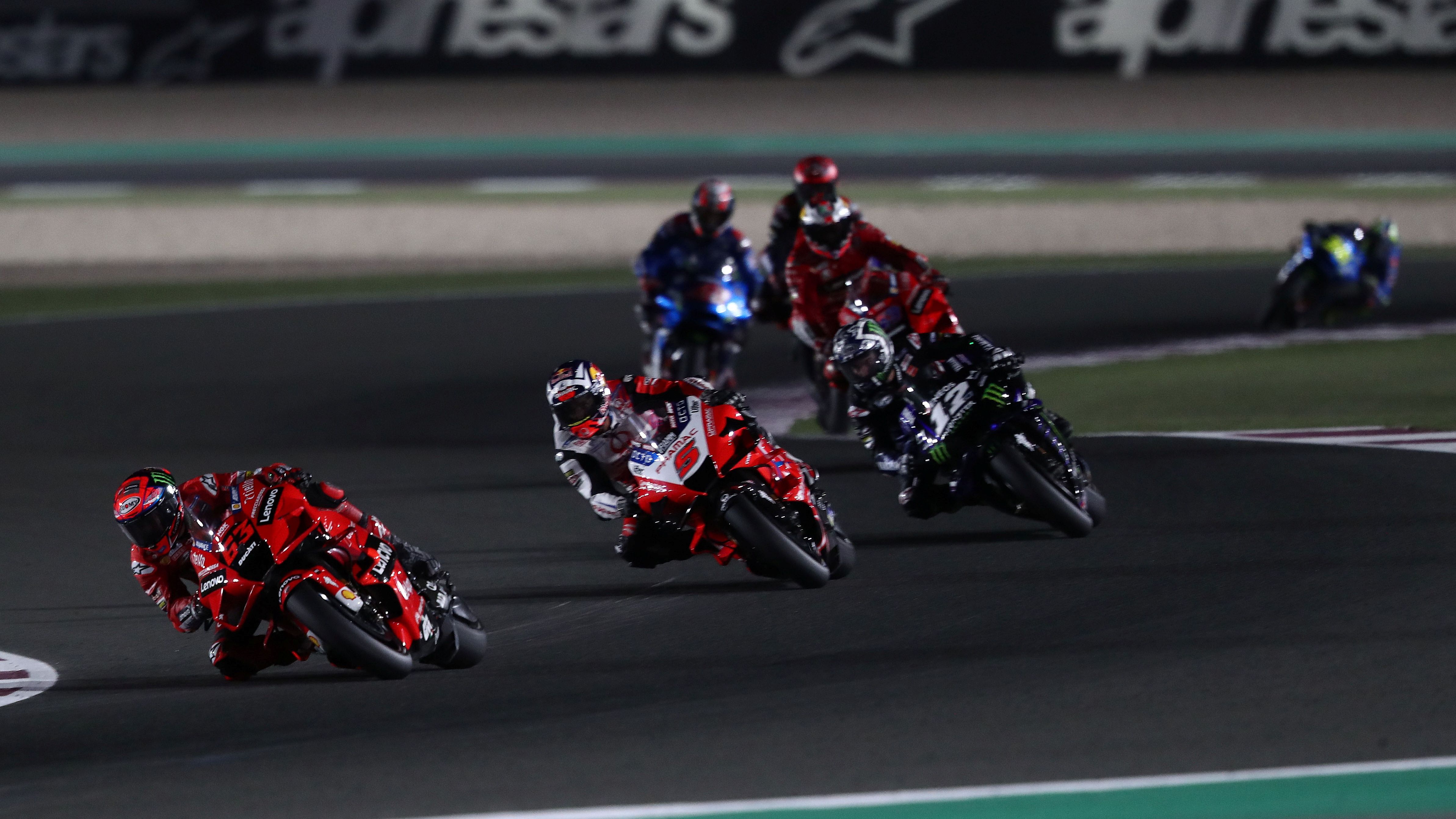 Pecco Bagnaia comanda la prueba seguido por Johann Zarco y Maverick Viñales