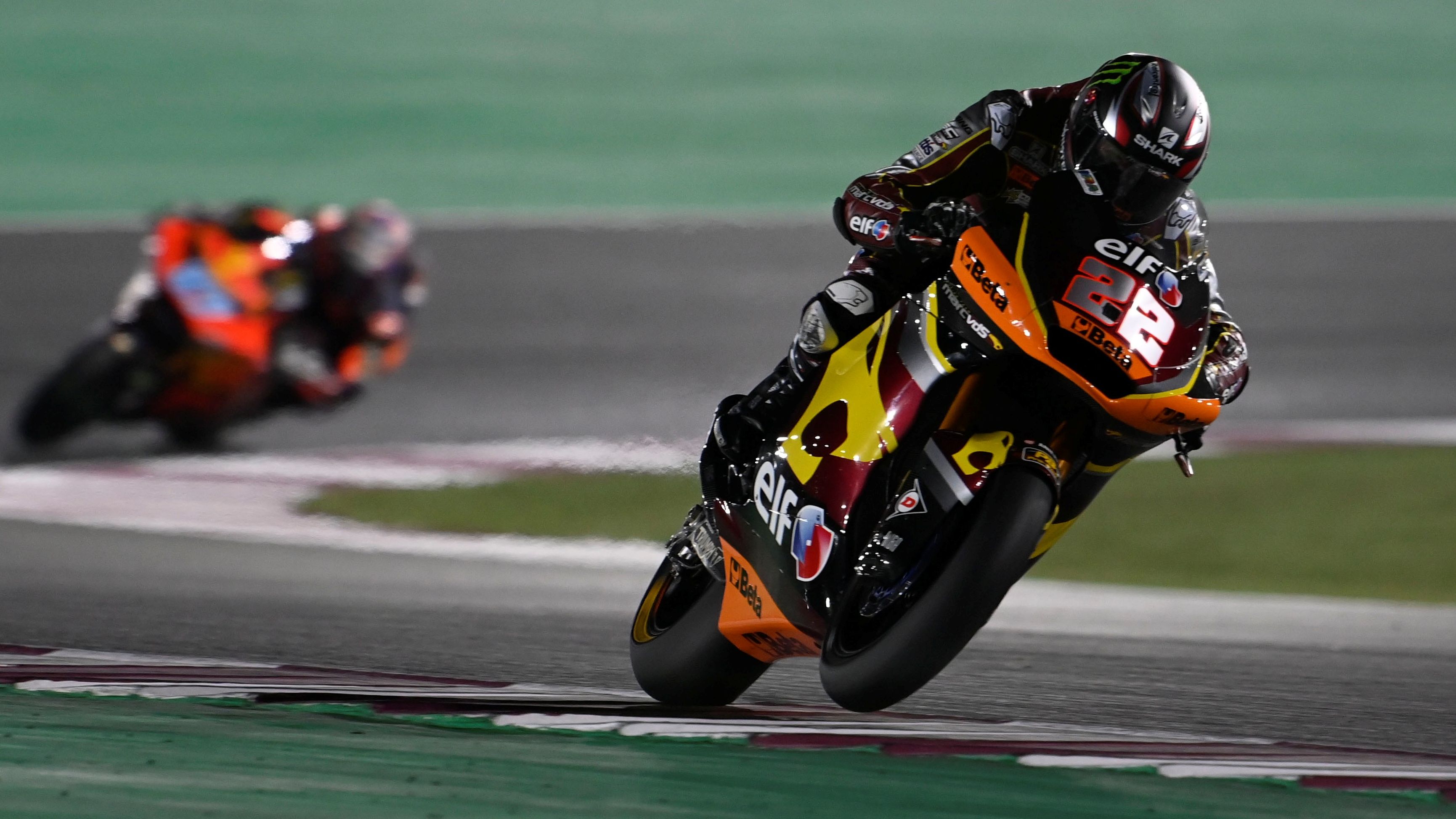 Sam Lowes se escapa rumbo a una victoria incontestable