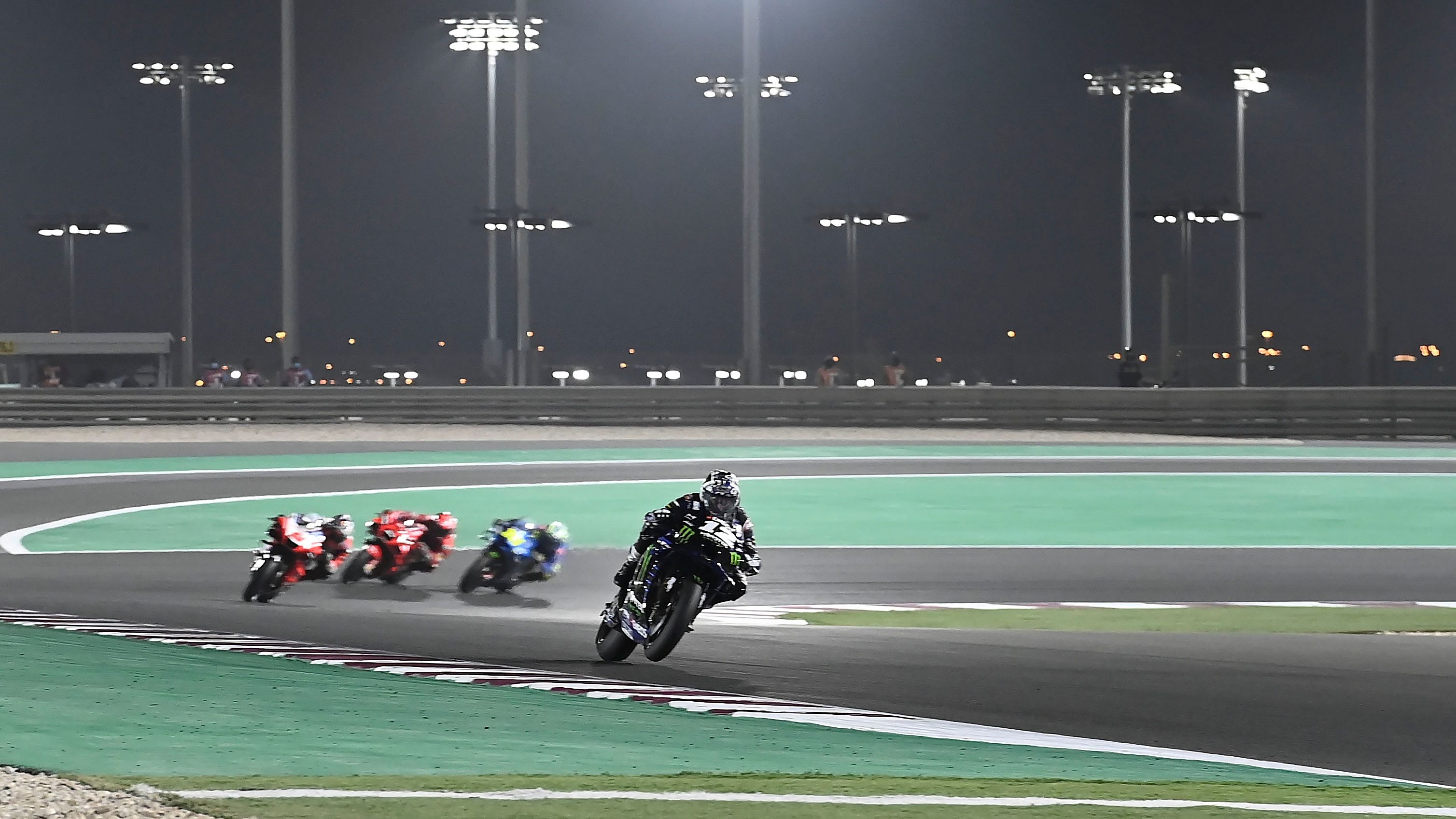Maverick Viñales consiguió escaparse para ganar en solitario en Losail cuatro años después