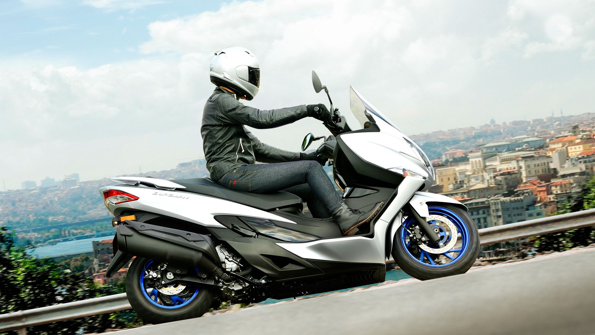 Suzuki Burgman 400 2021 26