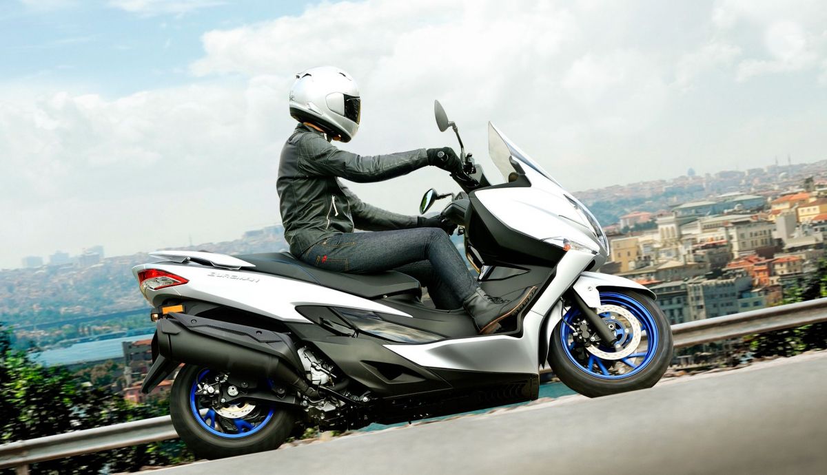 Suzuki Burgman 400 2021 26 Suzuki Burgman 400 2021 26