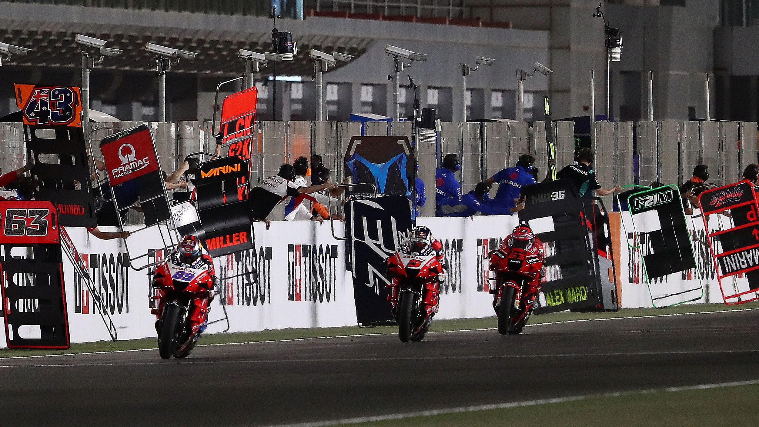 Jorge Martín, Johann Zarco y Pecco Bagnaia pasan por la nube de pizarras