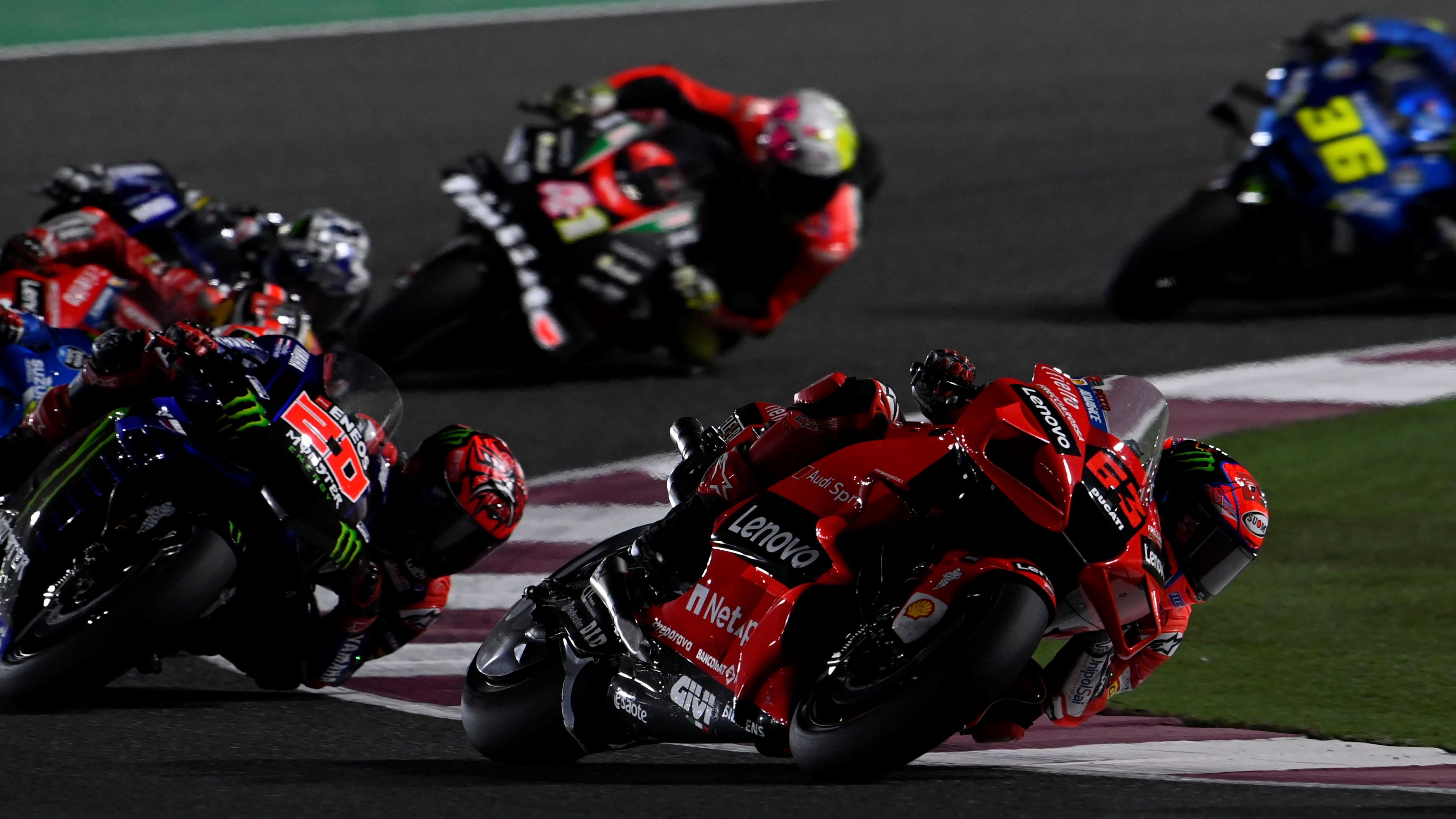 Pecco Bagnaia seguido por FabioQquartararo, Jack Miller, Maverick Viñales, Aleix Espargaró y Joan Mir