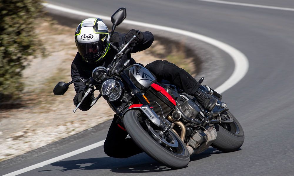 Triumph Trident 660: El chasis de aluminio de sus hermanas ha pasado a ser de acero, con una estructura simple, pero efectiva