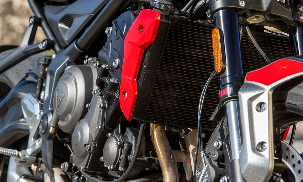 Triumph Trident 660: Los 80 CV que ha dado en el banco la Trident superan la cifra ofrecida por todas sus rivales