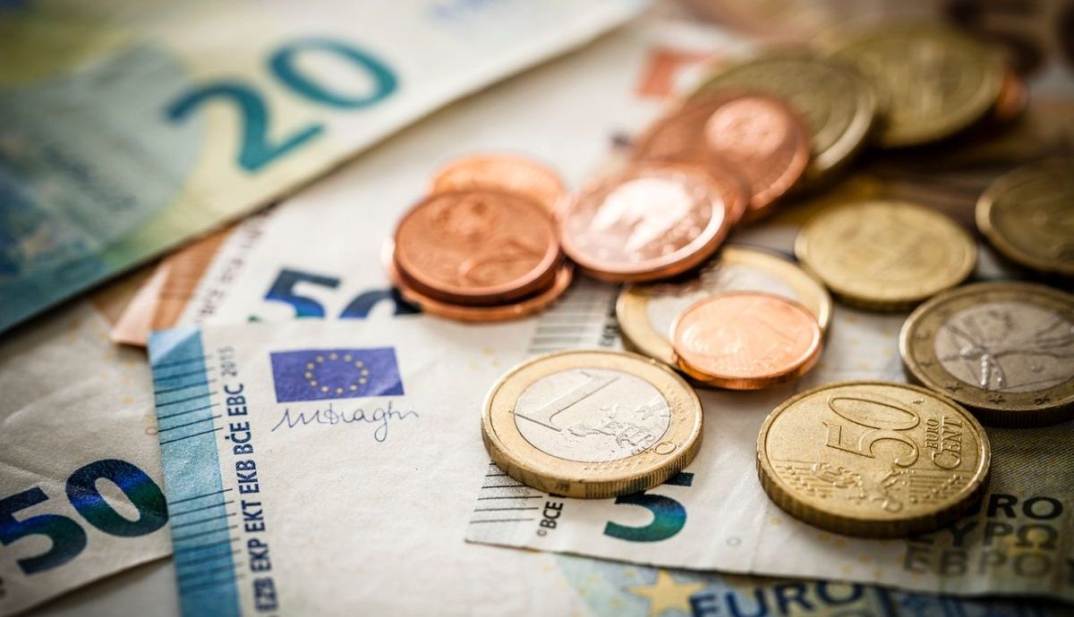 Dinero para el pago del carne de ciclomotor. Fuente: iStock / fcafotodigital Dinero para el pago del carne de ciclomotor. Fuente: iStock / fcafotodigital