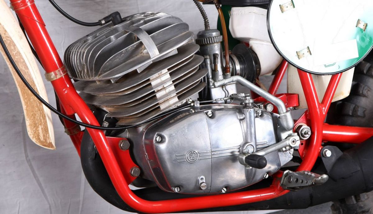 CZ 250 Motocross oficial 1974, reina sin corona