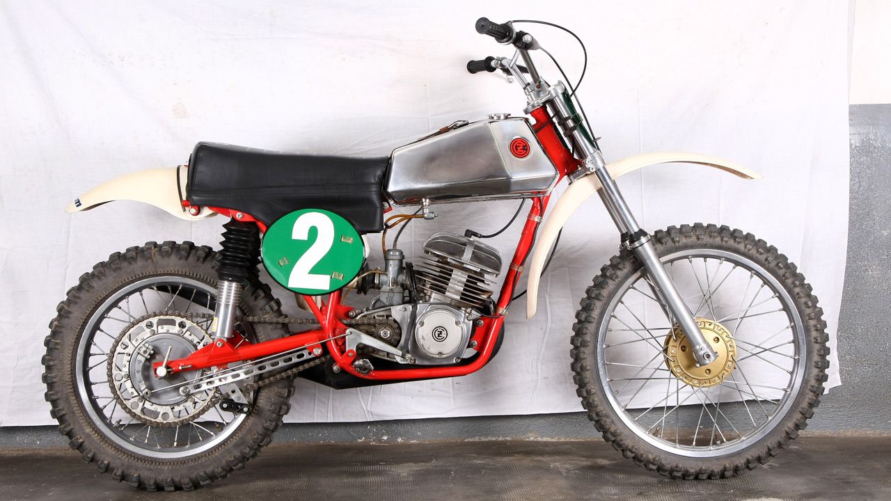 CZ 250 Motocross oficial 1974