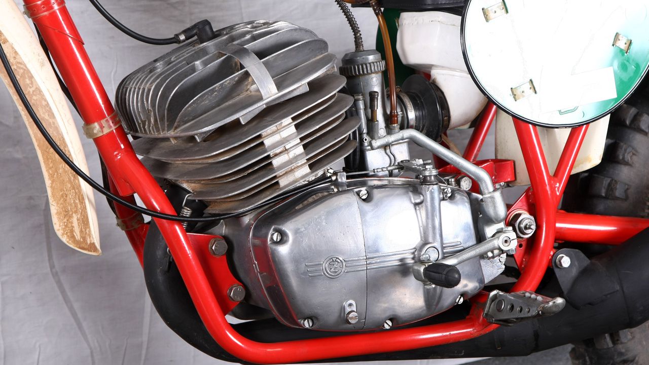 CZ 250 Motocross oficial 1974