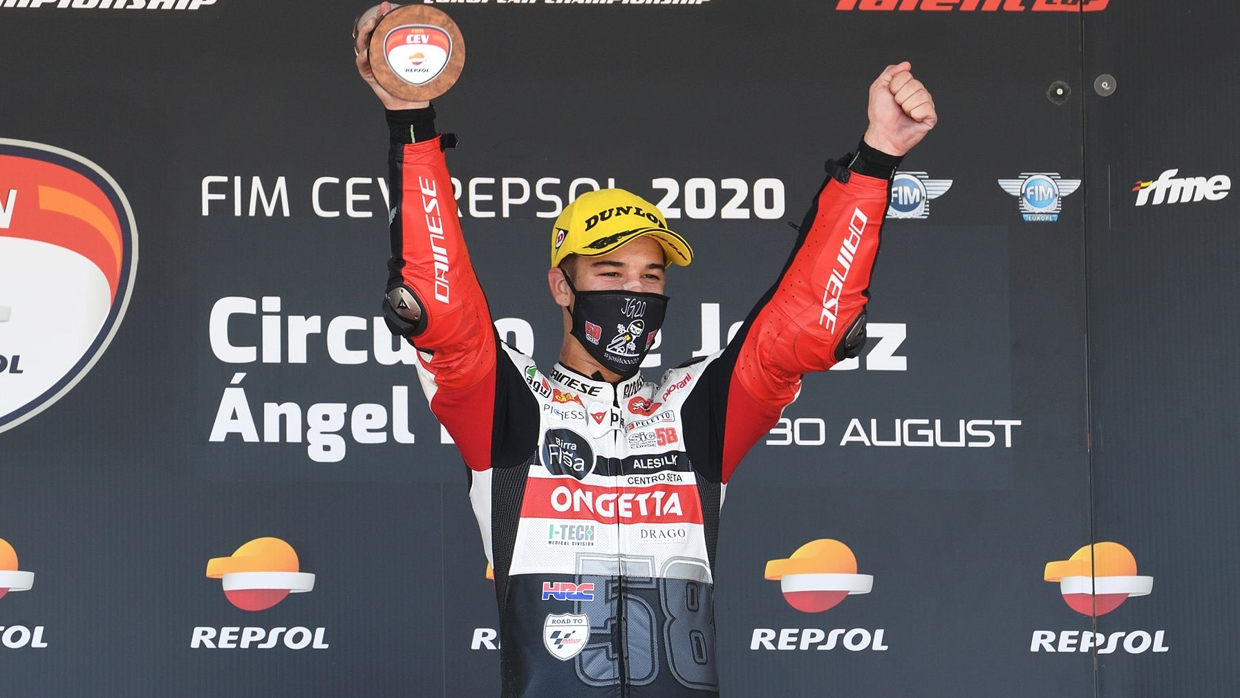 José Julián García festeja su victoria en Jerez 2020