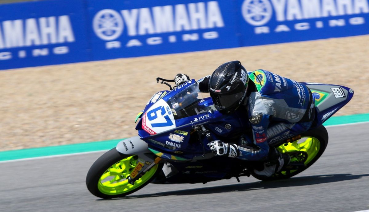 Ton Kawakami logró escaparse para ganar la primera carrera Ton Kawakami logró escaparse para ganar la primera carrera