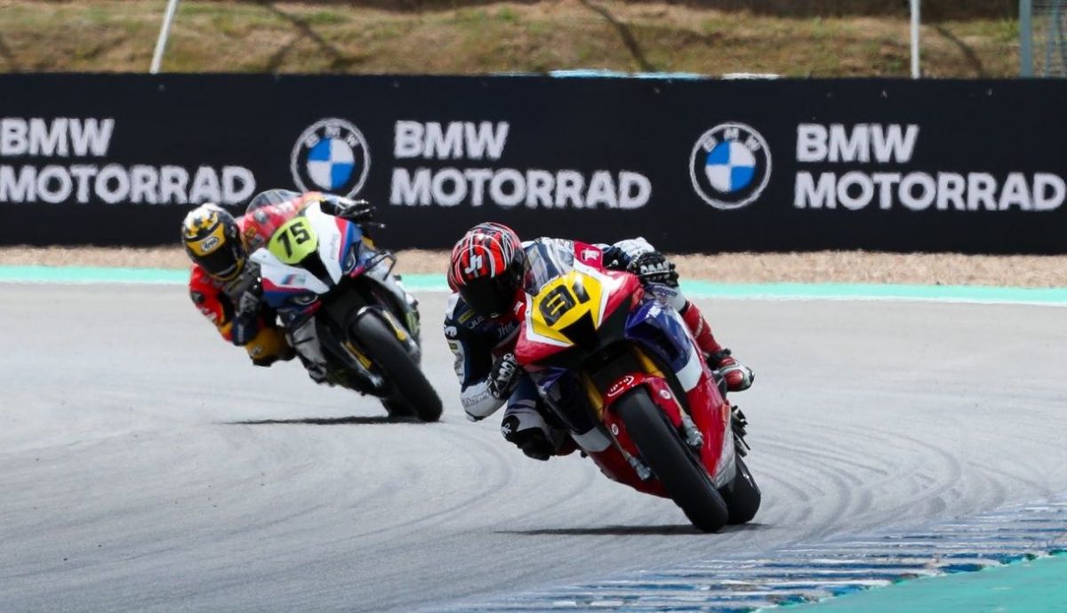 Jordi Torres dejando atrás a Ivo Lopes rumbo al doblete Jordi Torres dejando atrás a Ivo Lopes rumbo al doblete
