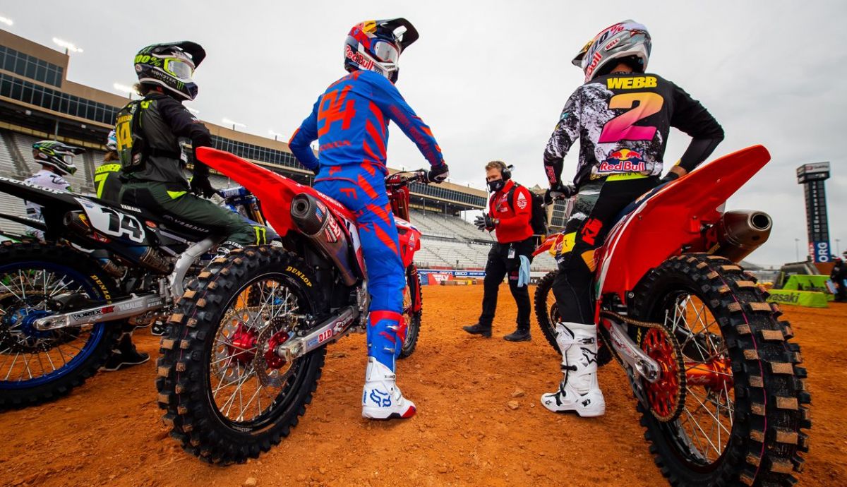 Ken Roczen vuelve a lo más alto Ken Roczen vuelve a lo más alto