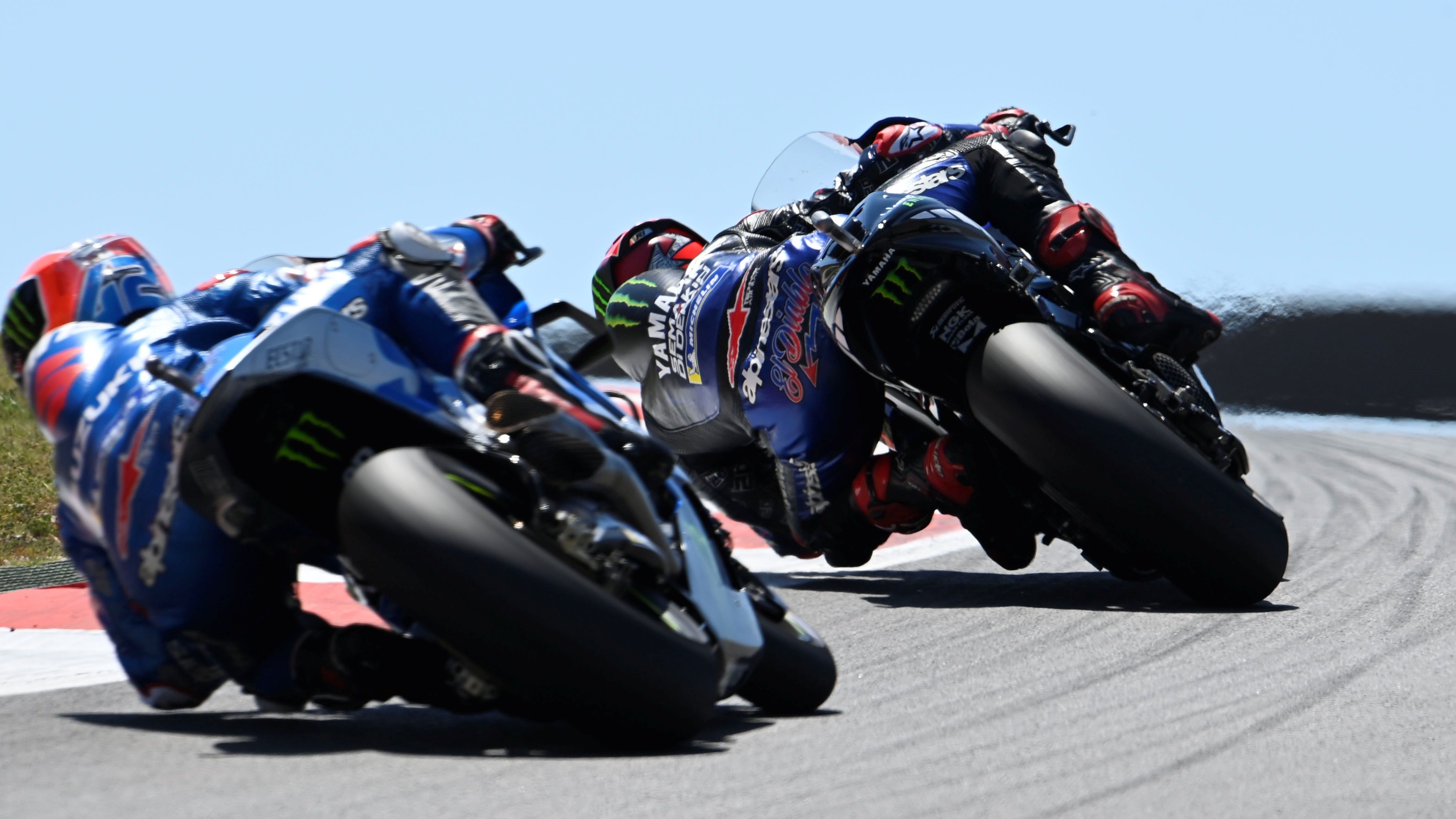 Álex Rins persigue a Fabio Quartararo por el liderato de la prueba