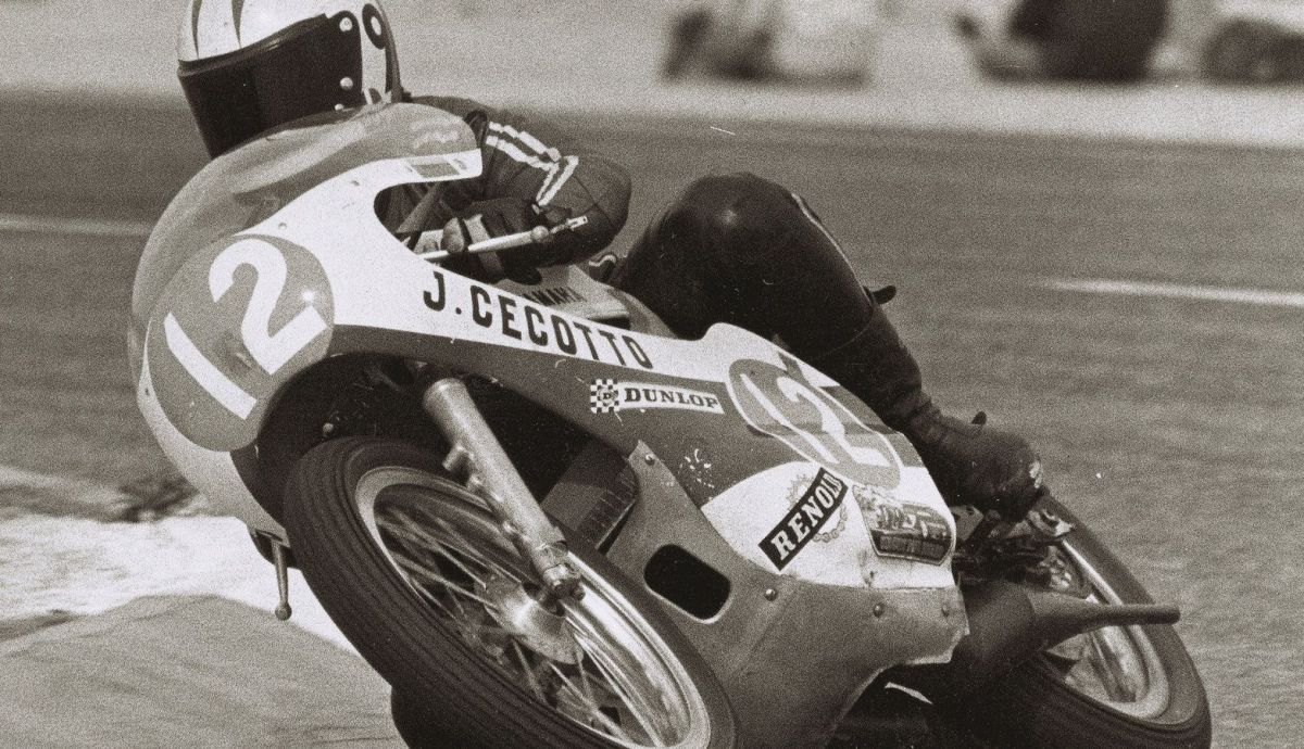 Johnny Cecotto en Francia 1975, donde debutó en el Mundial ganando dos carreras (Foto Maurice Bula / FIM) Johnny Cecotto en Francia 1975, donde debutó en el Mundial ganando dos carreras (Foto Maurice Bula / FIM)