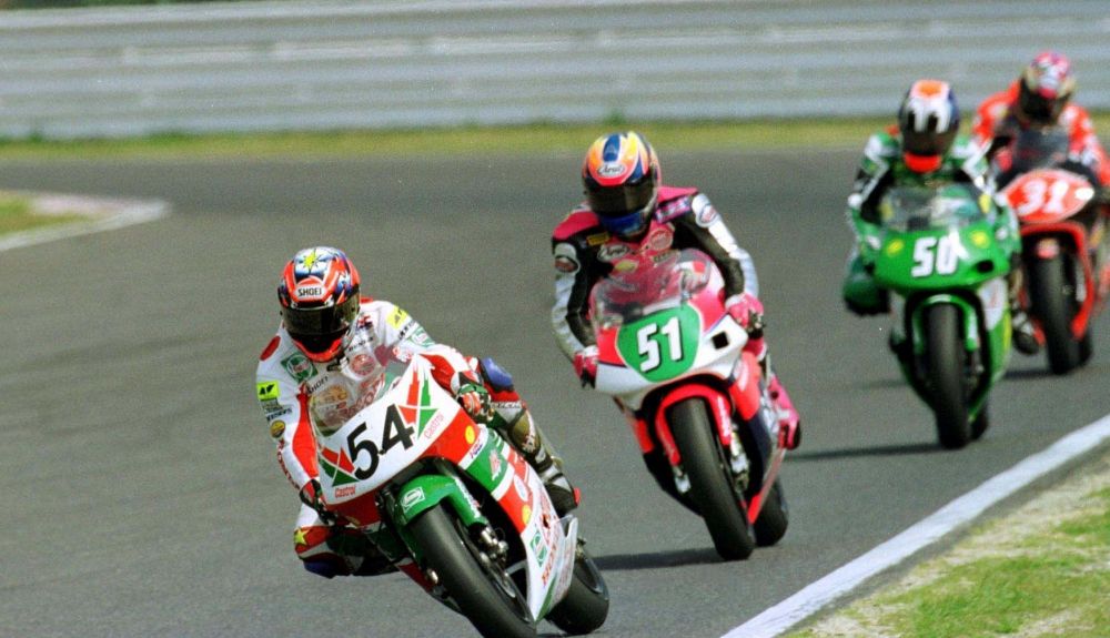 Daijiro Kato rumbo a su victoria en Suzuka 1998