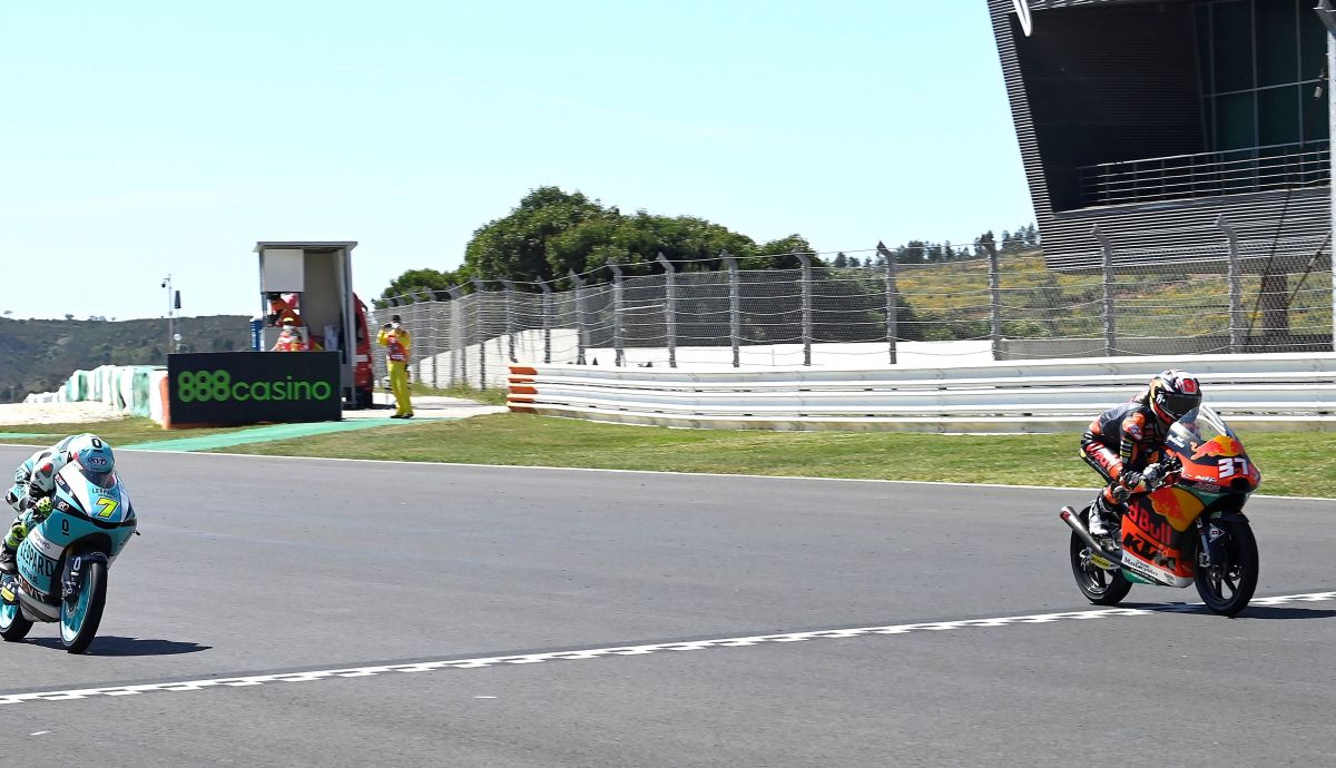 Pedro Acosta batió a Dennis Foggia en Portimao por 51 milésimas Pedro Acosta batió a Dennis Foggia en Portimao por 51 milésimas