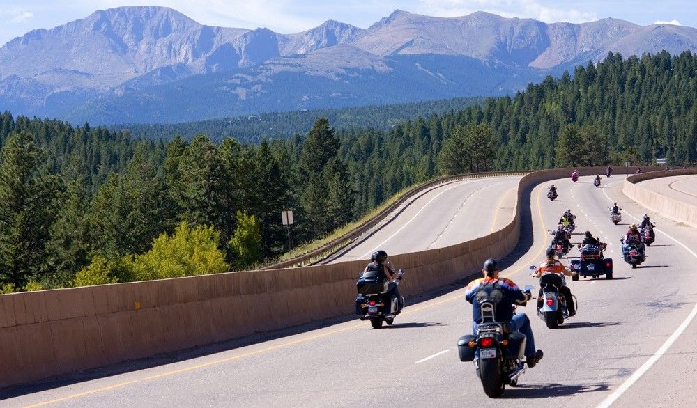 Recorrer las carreras de montaña es muy típico en las rodadas. Fuente: iStock/SWKrullImaging
