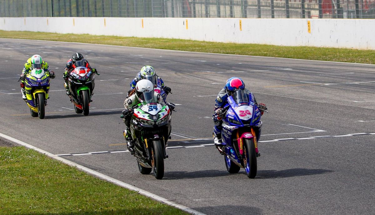 Sara Sánchez y Beatriz Neila brillaron en la Women's European Cup en Mugello Sara Sánchez y Beatriz Neila brillaron en la Women's European Cup en Mugello