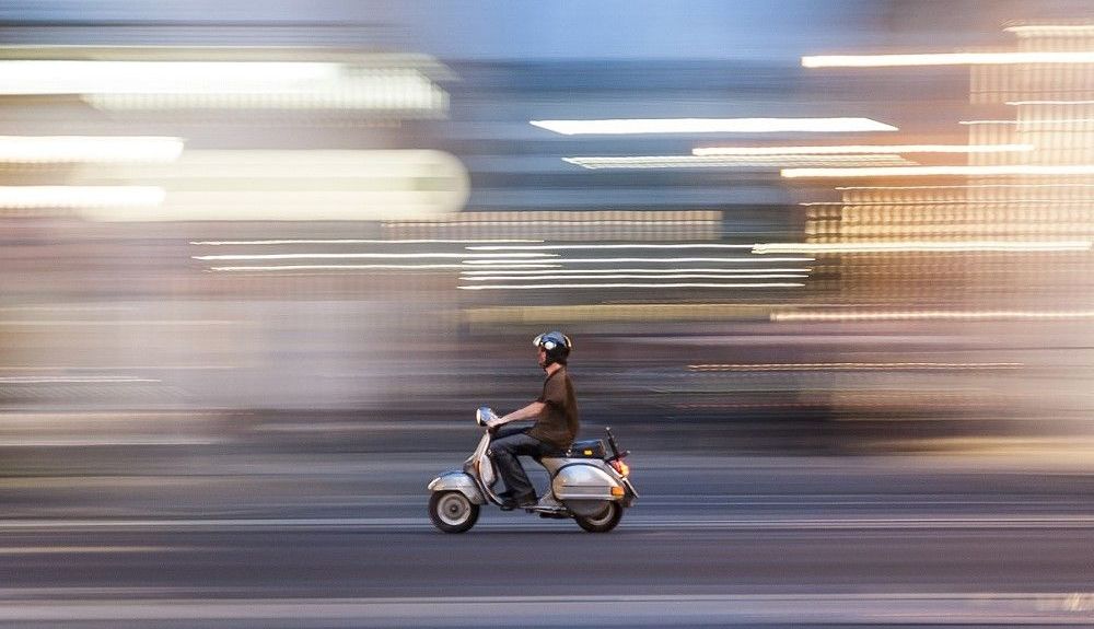 Los límites de velocidad en la ciudad también han descendido. Fuente: iStock/Meinzahn