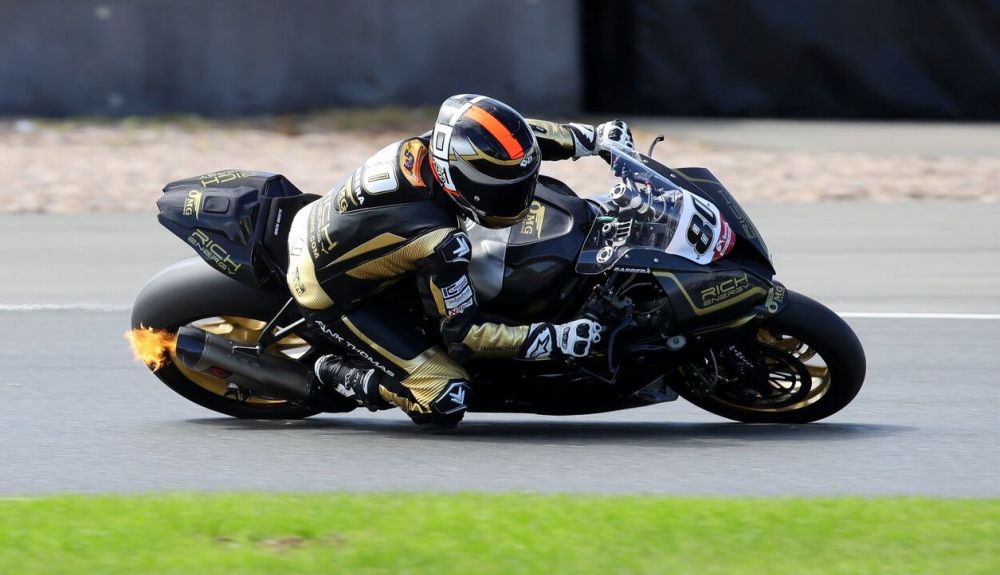Héctor Barberá ya llevó una BMW el pasado 2020 en el British Superbike Héctor Barberá ya llevó una BMW el pasado 2020 en el British Superbike