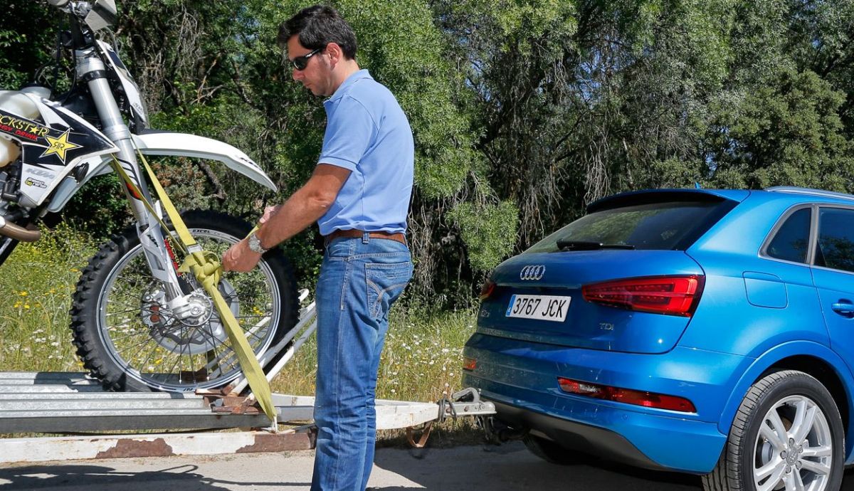 Accesorios de carga que debes llevar en tu viaje en moto