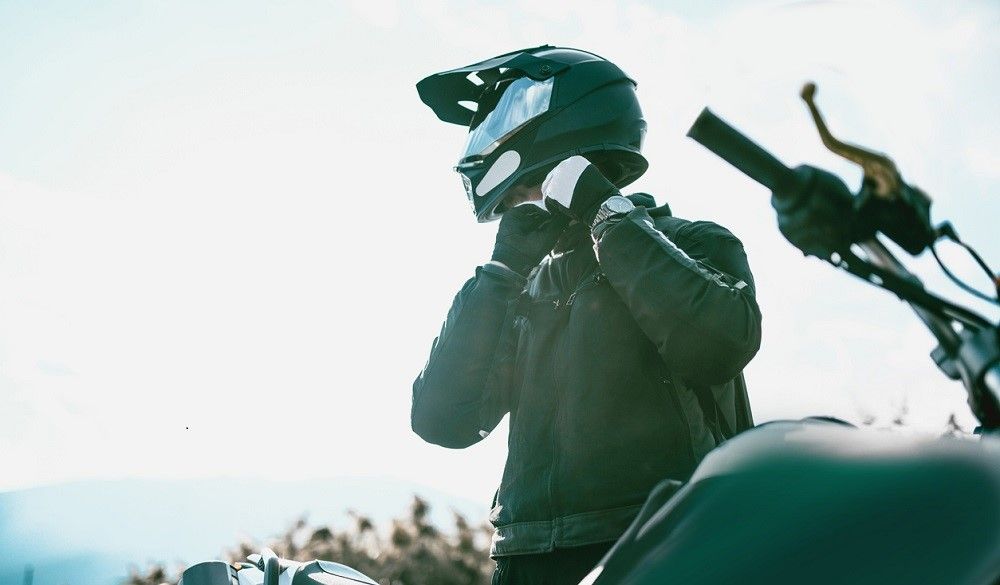 La Ley de Seguridad Vial penalizará aún más no llevar el casco. Fuente: iStock/AleksandarGeorgiev