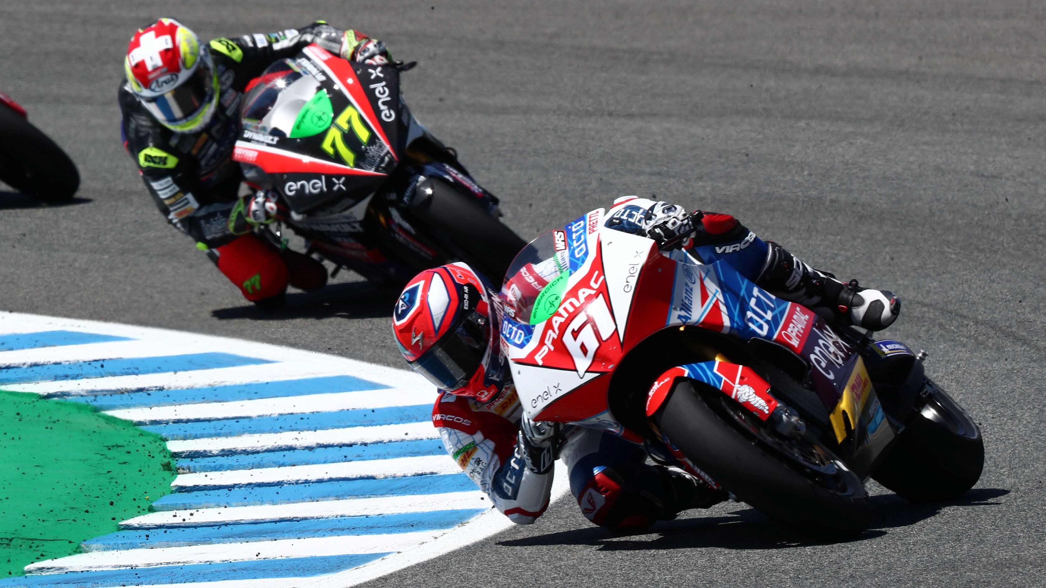 Alessandro Zaccone camino al triunfo ante Dominique Aegerter