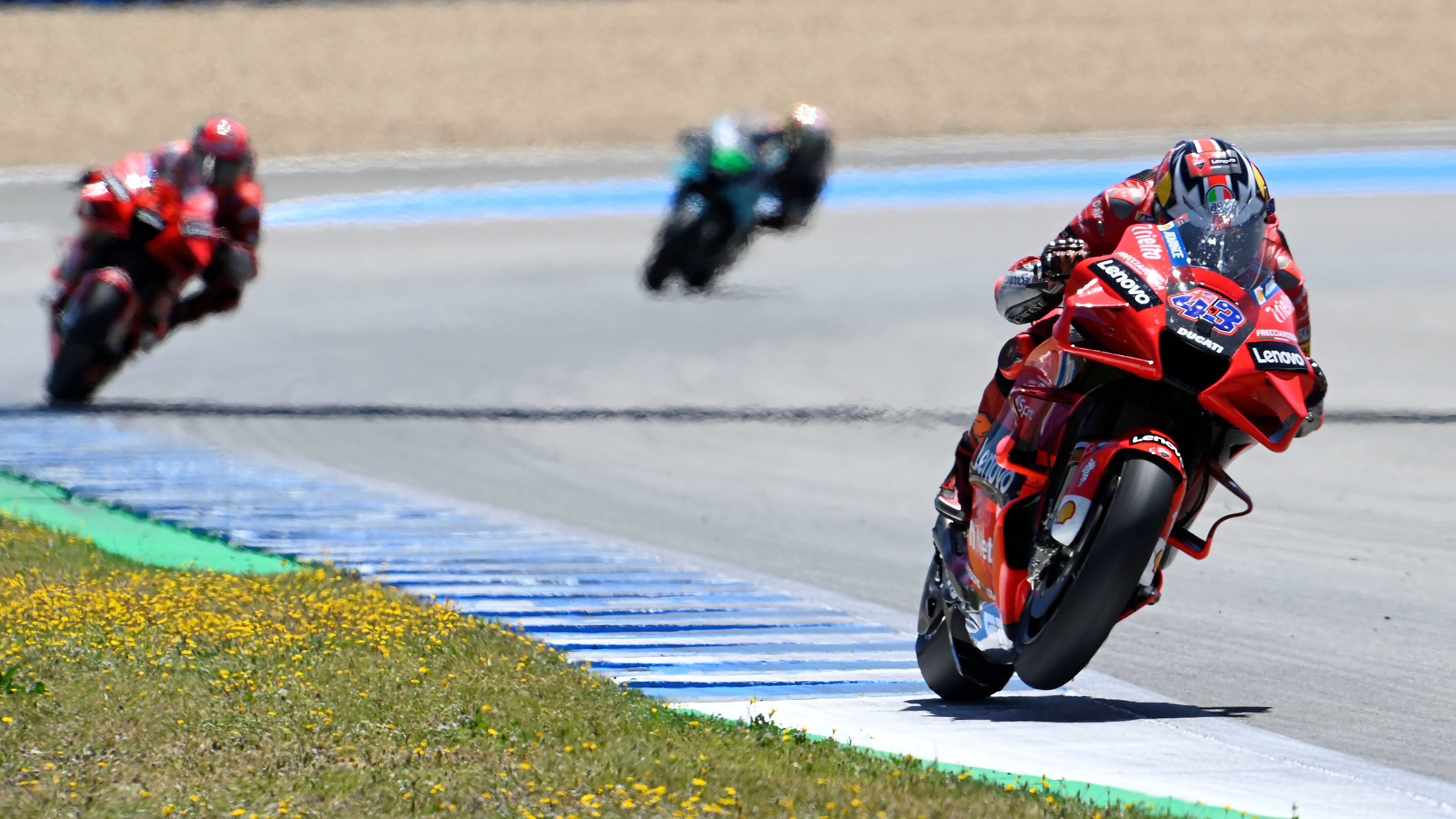 Jack Miller se encamina al triunfo con Pecco Bagnaia y Franco Morbidelli en el horizonte