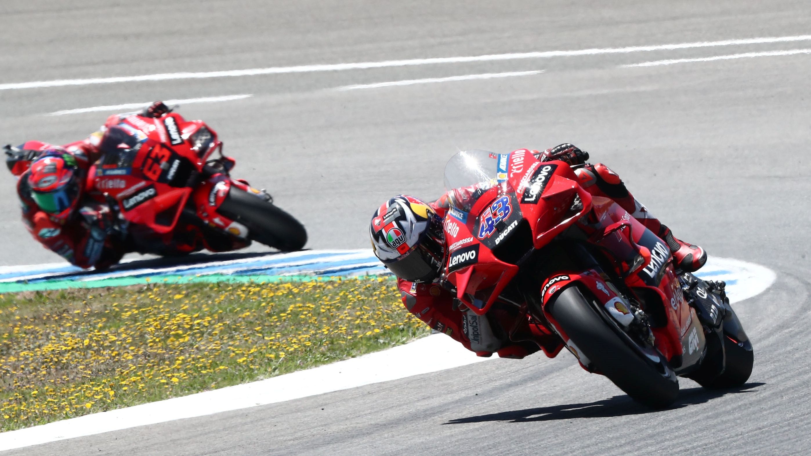 Jack Miller se escapa de Pecco Bagnaia