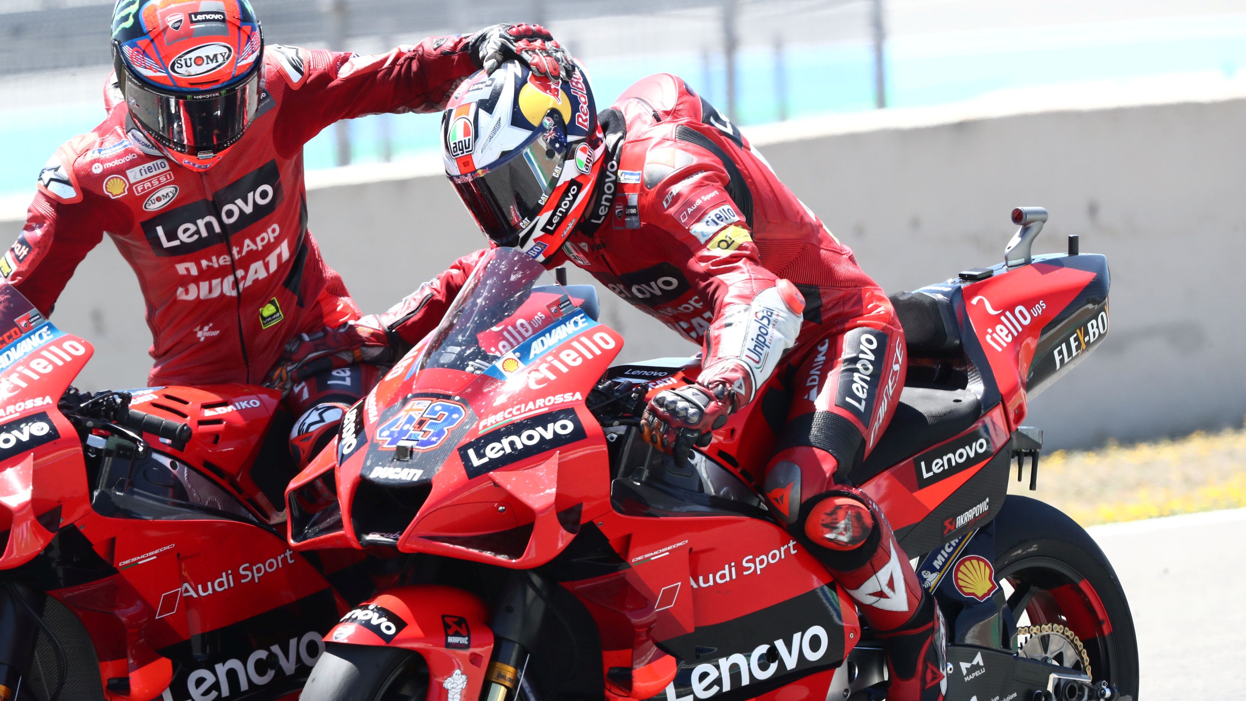 Pecco Bagnaia y Jack Miller festejan el doblete de Ducati
