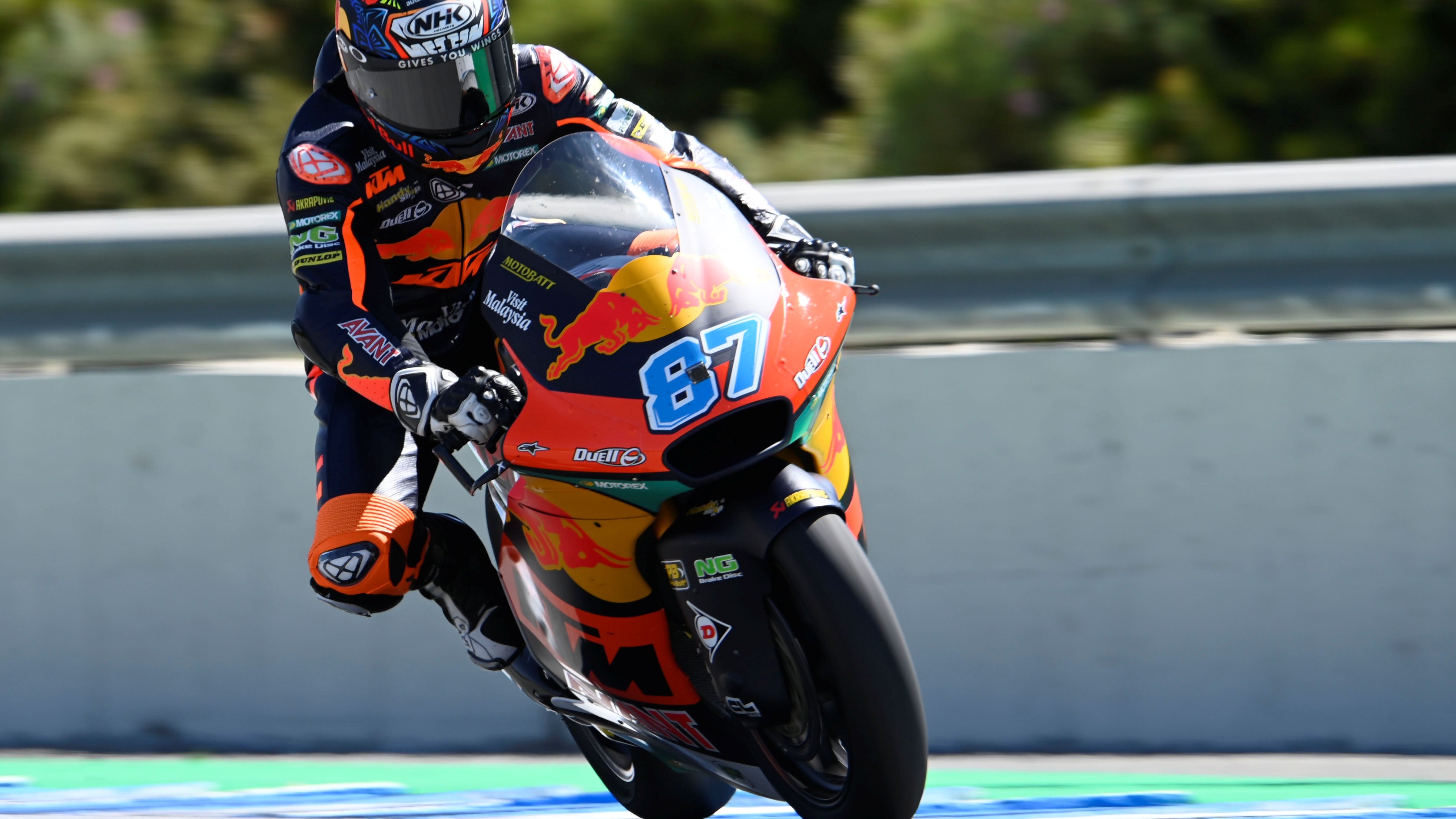 Remy Gardner cruzando la moto