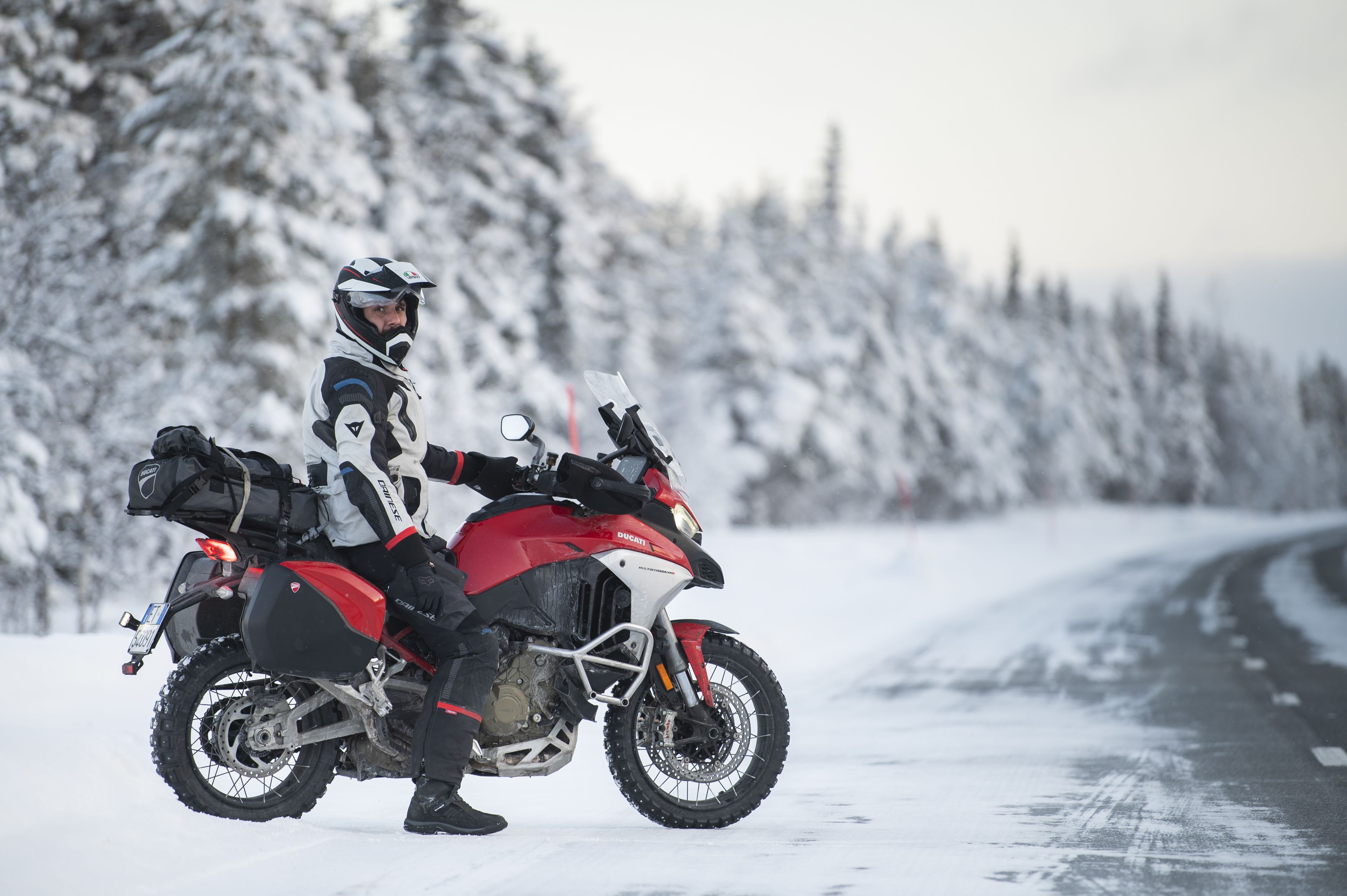 En moto al Círculo Polar Ártico.