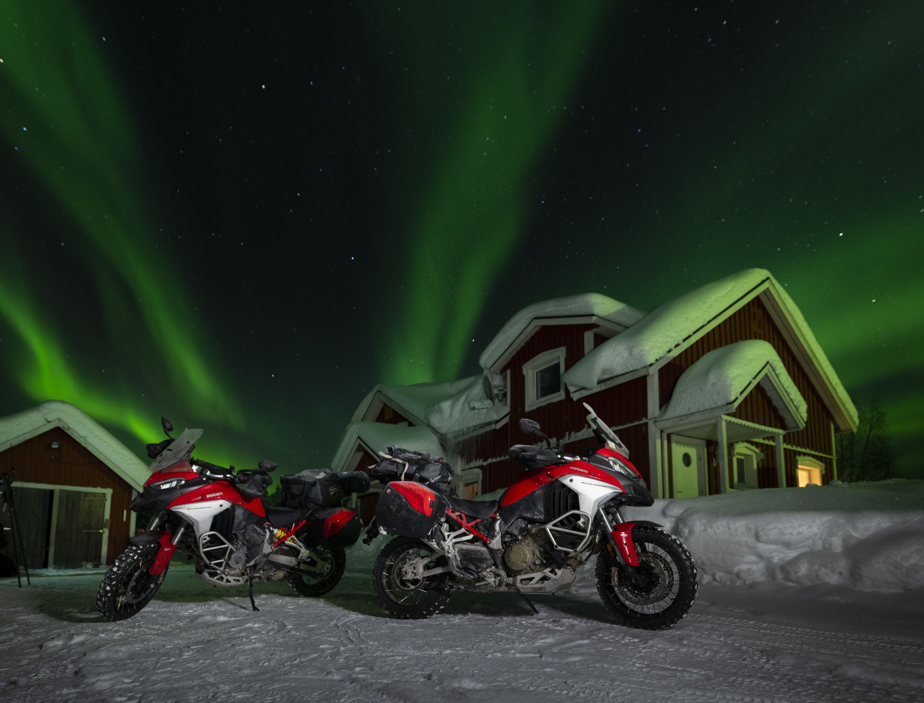 En moto al Círculo Polar Ártico.