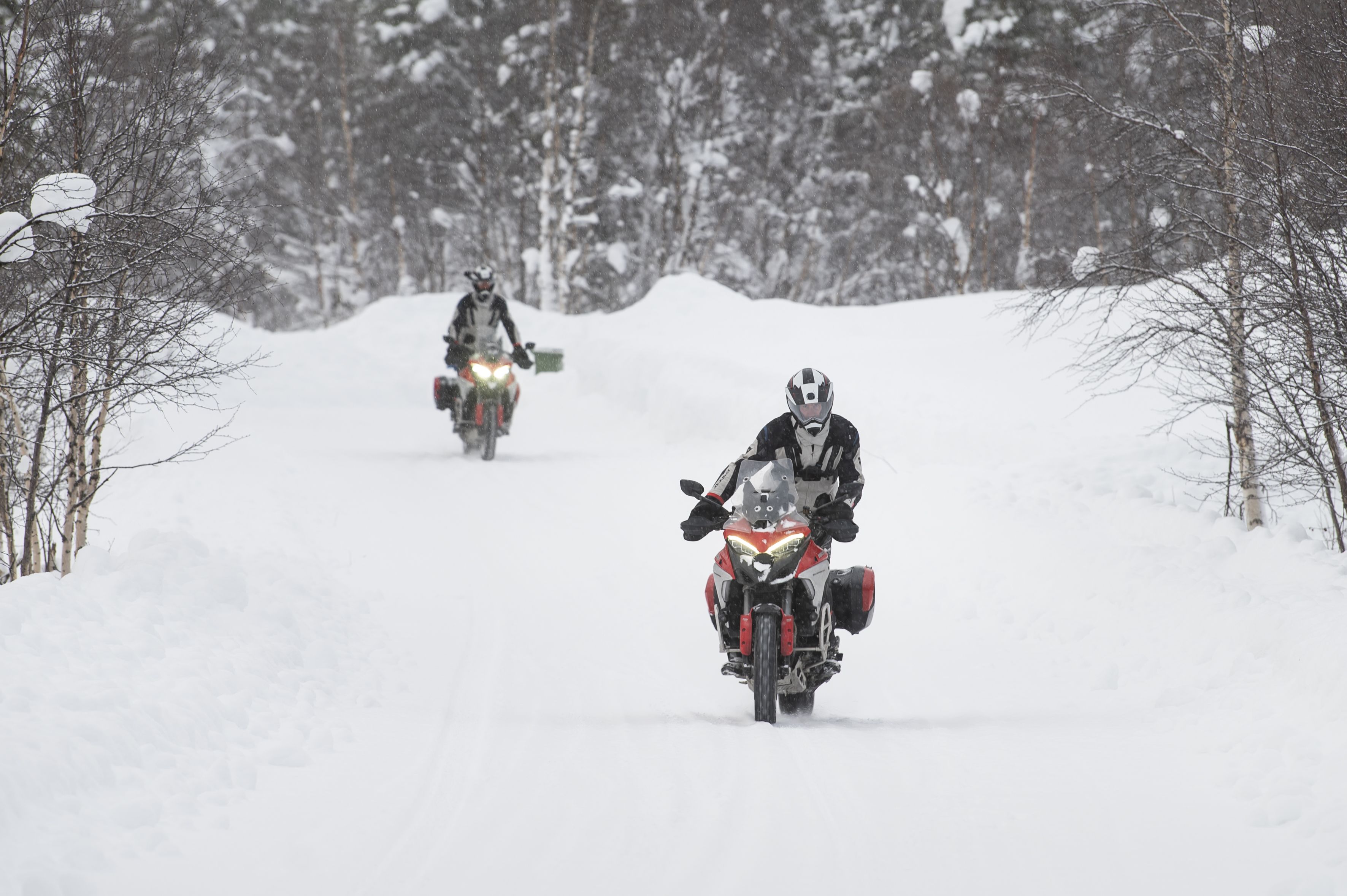 En moto al Círculo Polar Ártico.