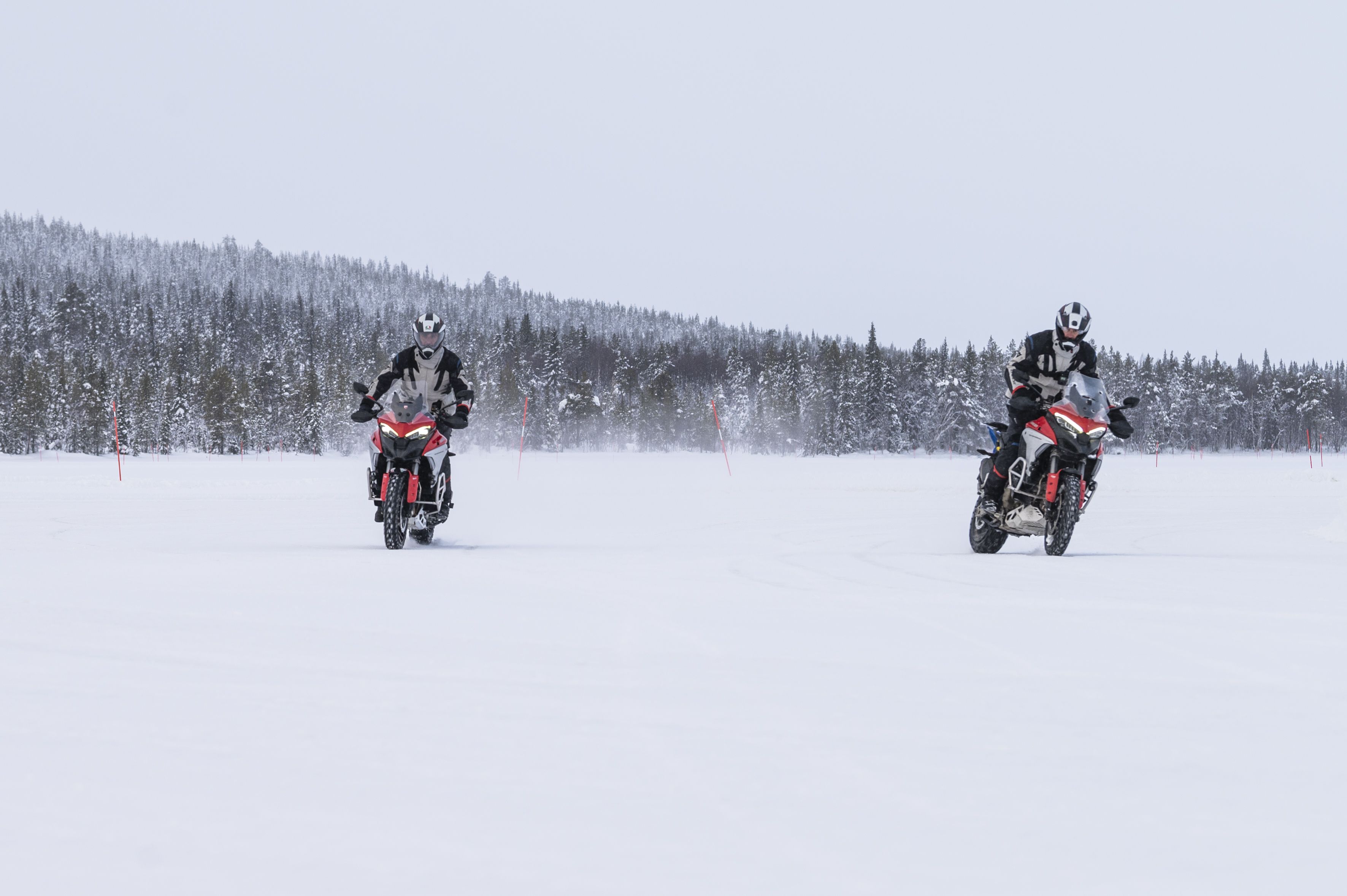 En moto al Círculo Polar Ártico.