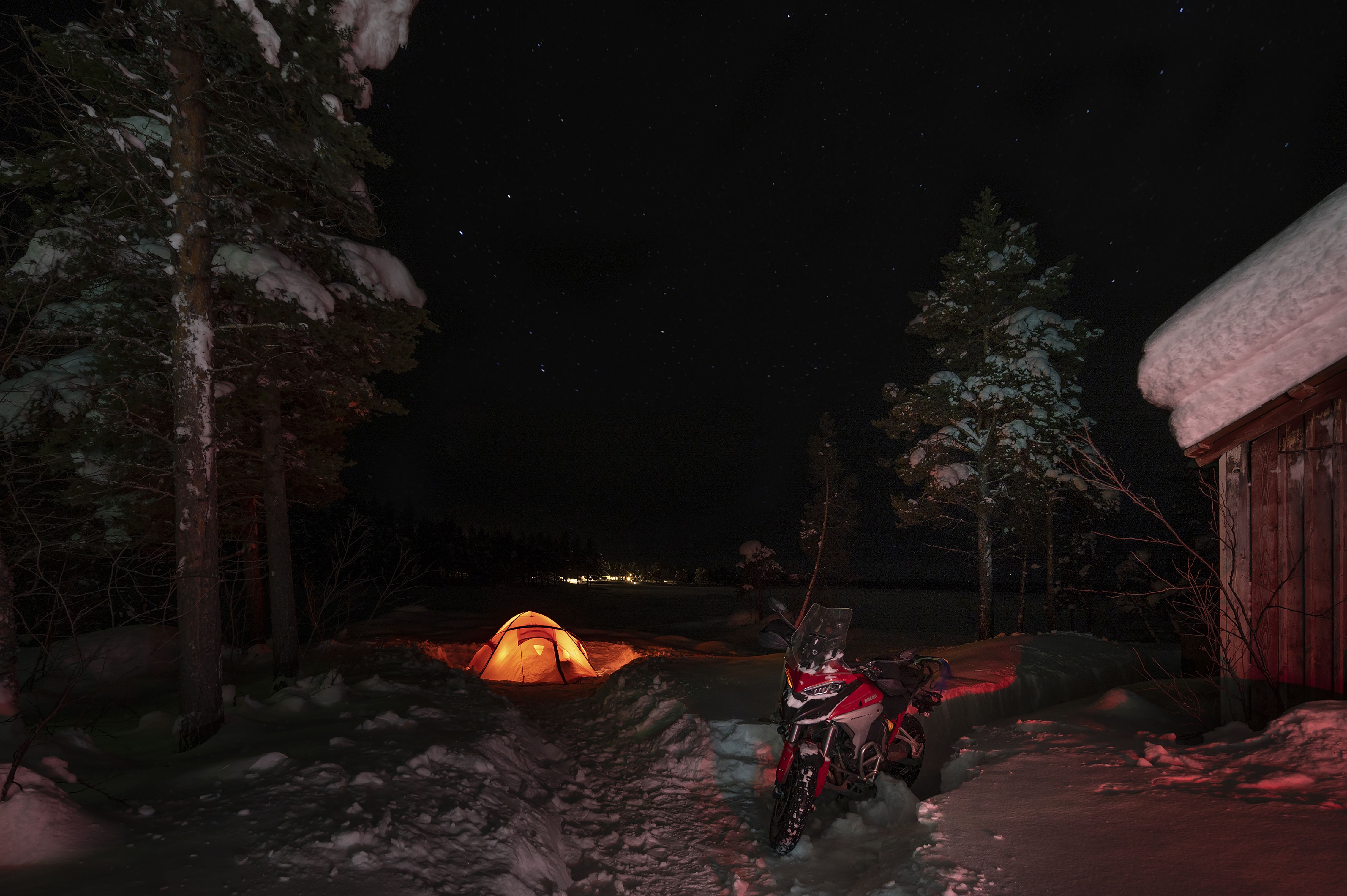 En moto al Círculo Polar Ártico.