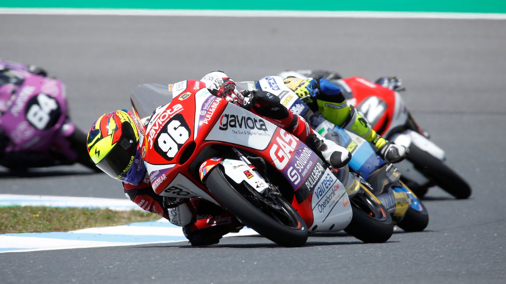 Dani Holgado llega líder del FIM CEV Moto3 tras ganar en Estoril
