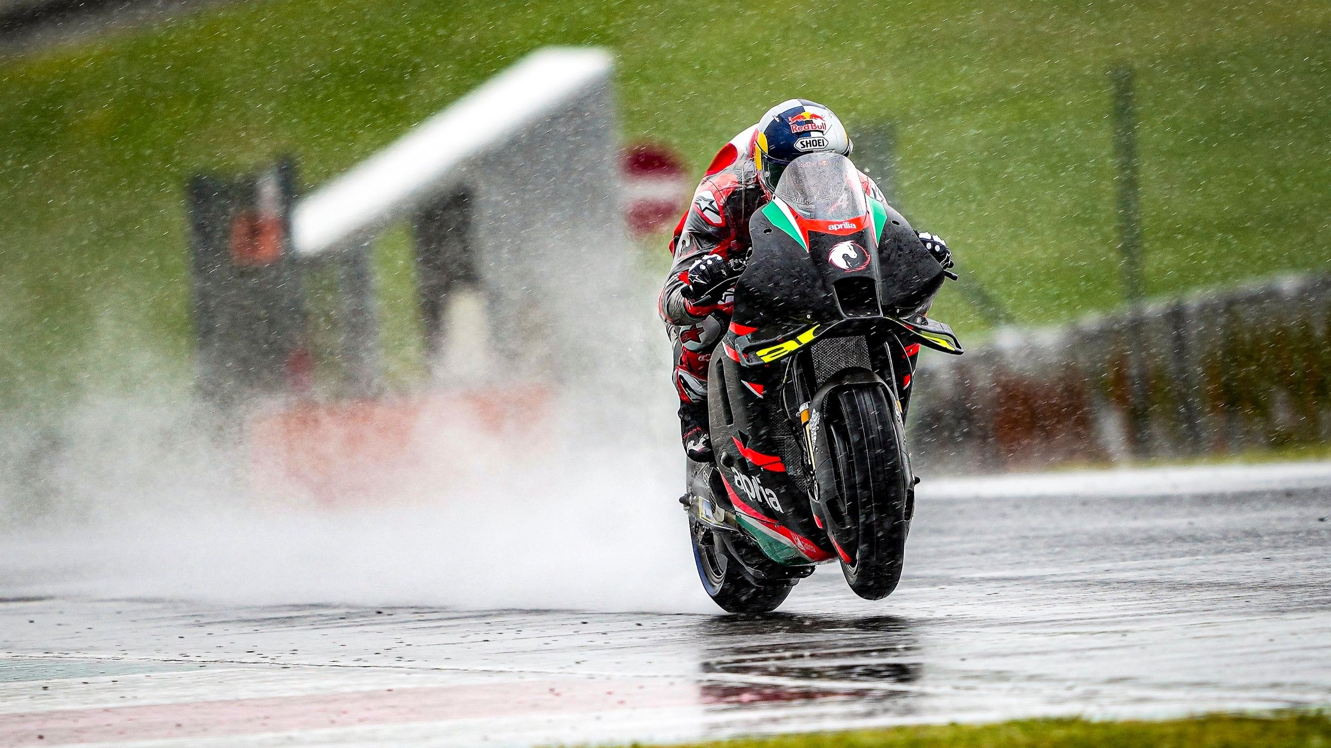 La lluvia ha sido protagonista en el test de Andrea Dovizioso con Aprilia en Mugello