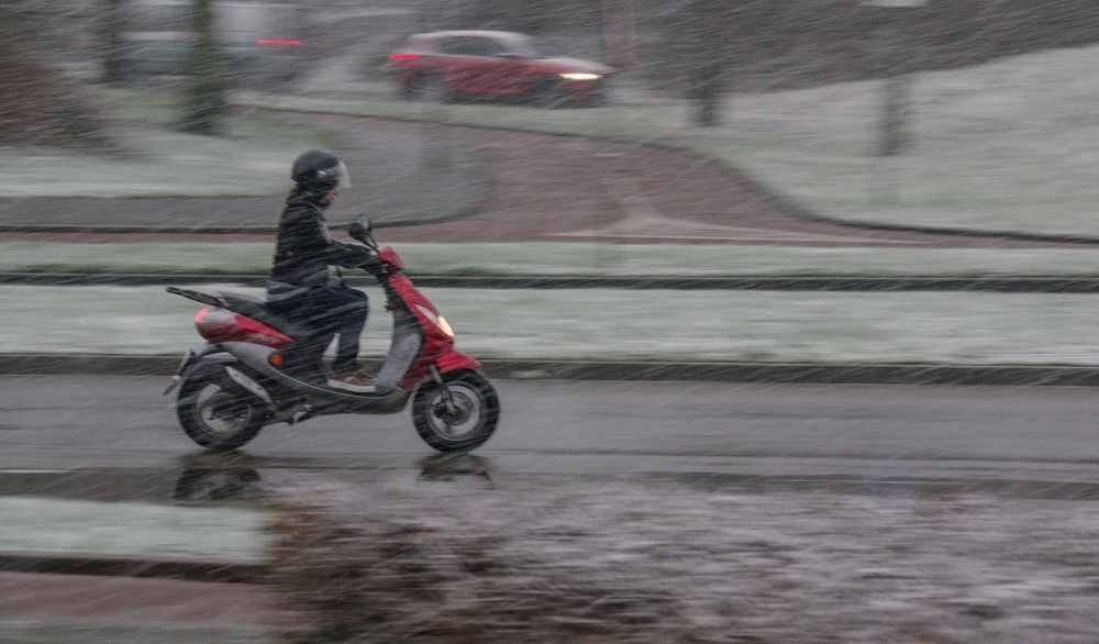El scooter es una de las motos habituales de 49cc. Fuente: iStock/middelveld