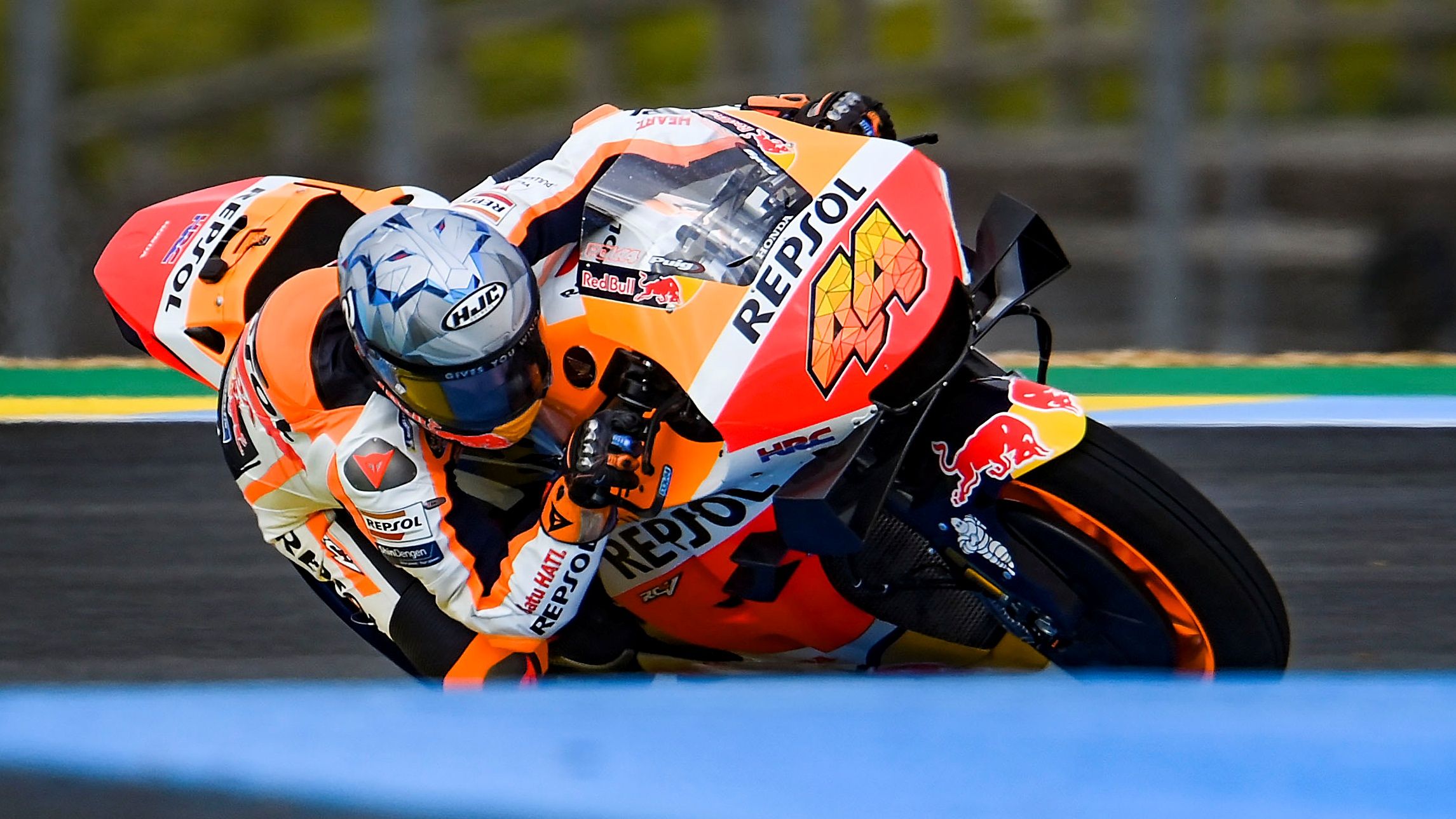 Pol Espargaró durante los libres de Le Mans 2021