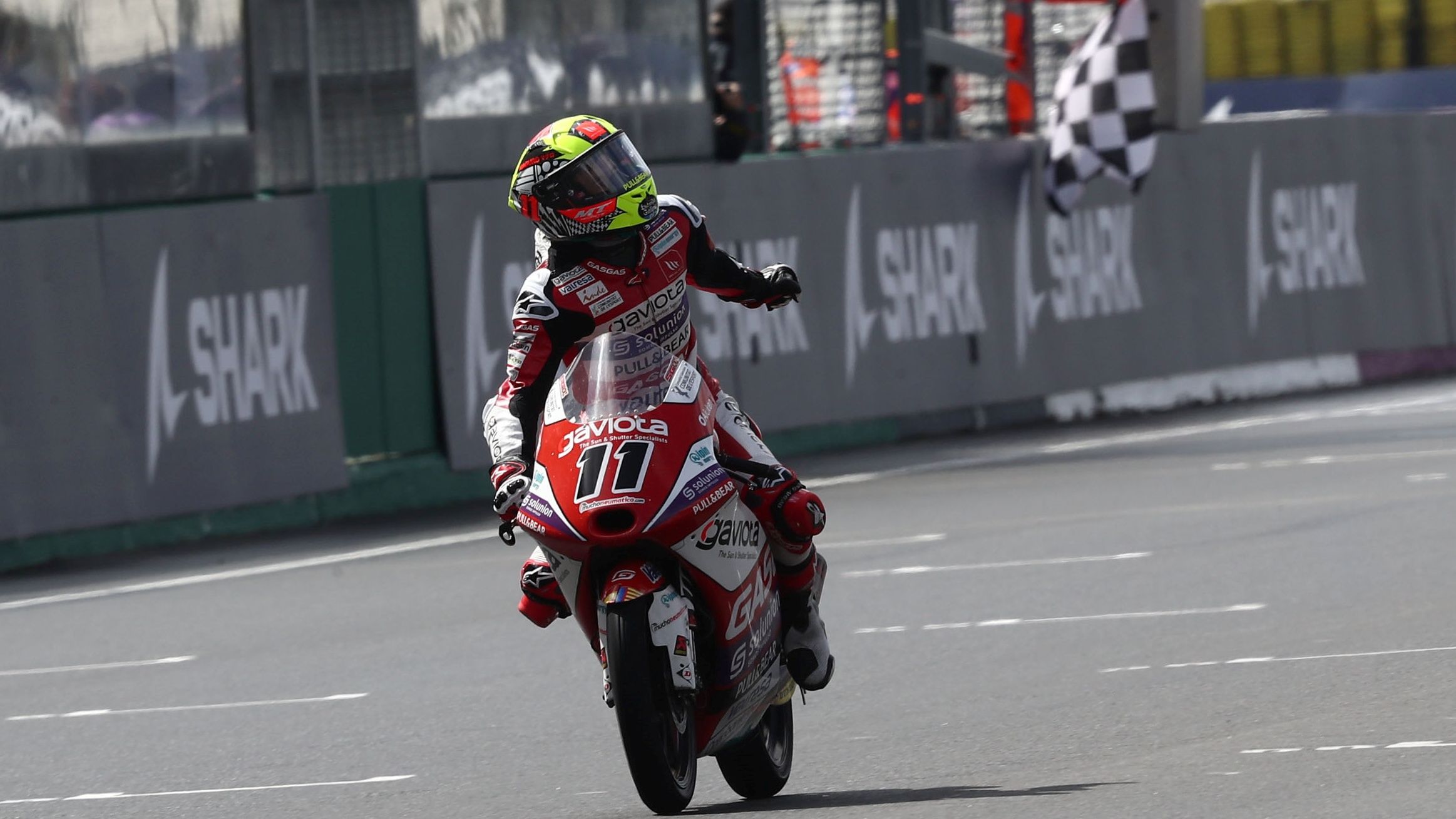 Sergio García celebra en Le Mans la primera victoria en la historia de GasGas