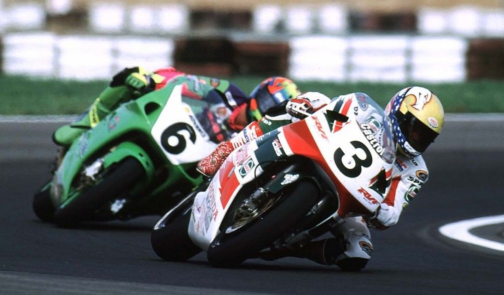 Superbikes en el Circuito de Albacete en los años 90. Fuente: Gold & Goose